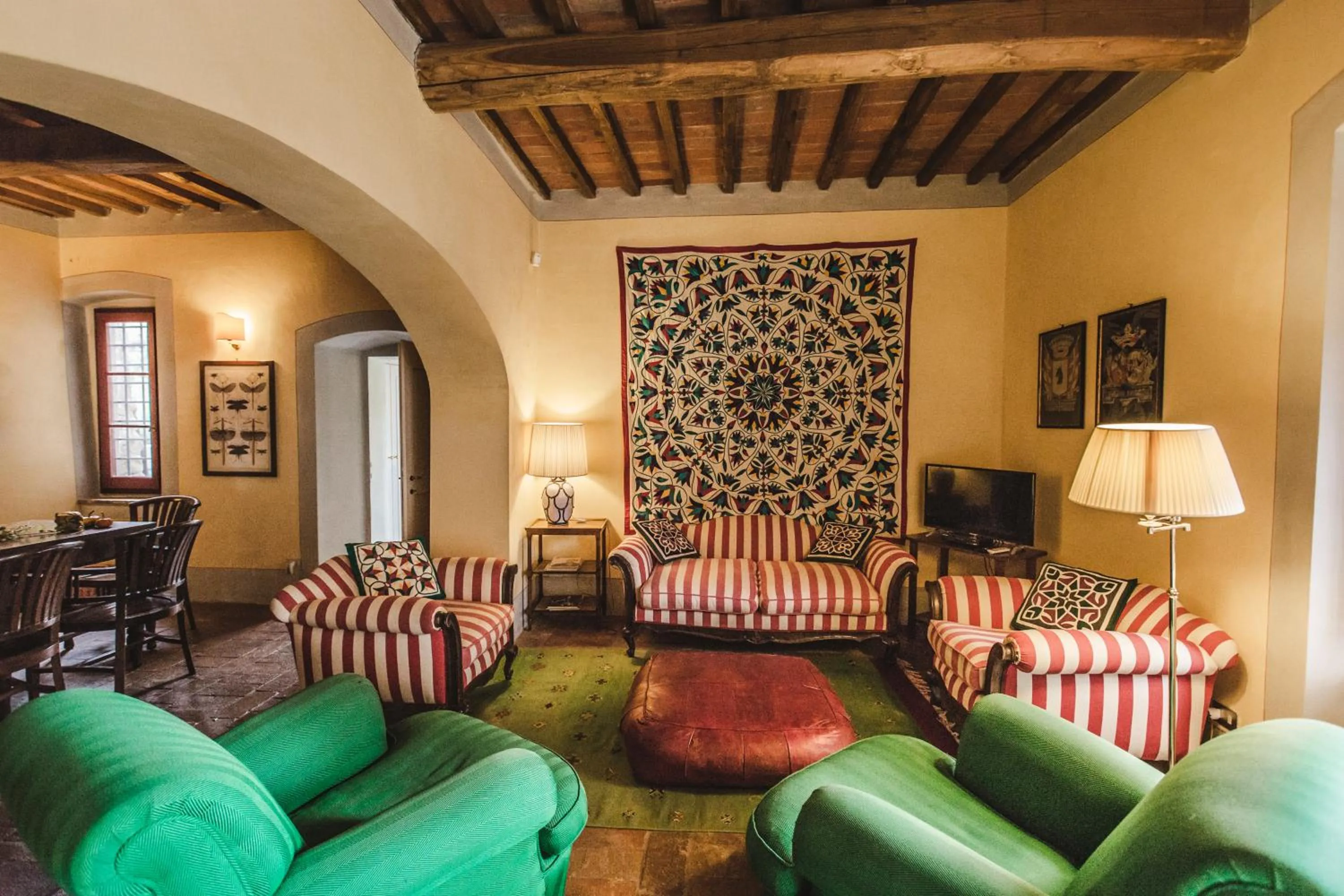 Communal lounge/ TV room in La Veronica Exclusive Chianti Resort