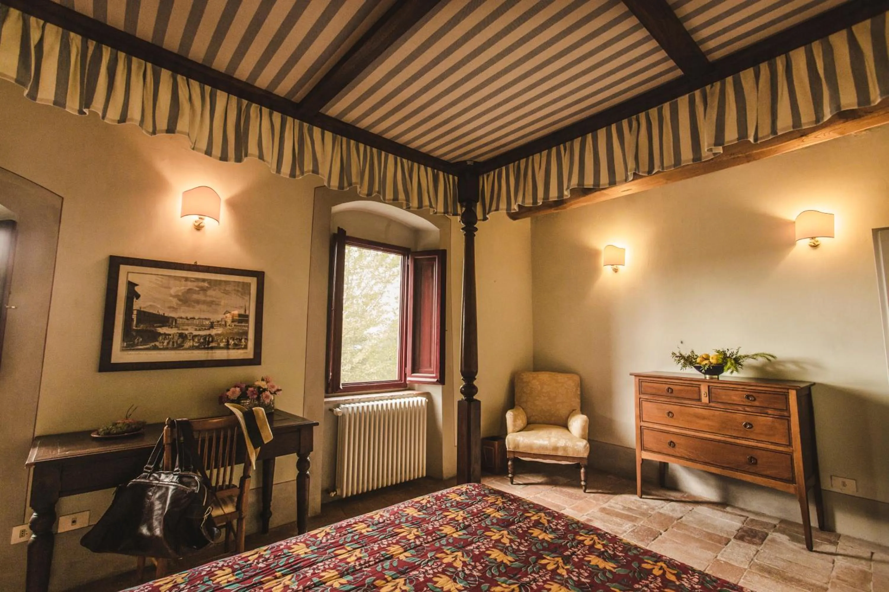 Photo of the whole room, Bed in La Veronica Exclusive Chianti Resort