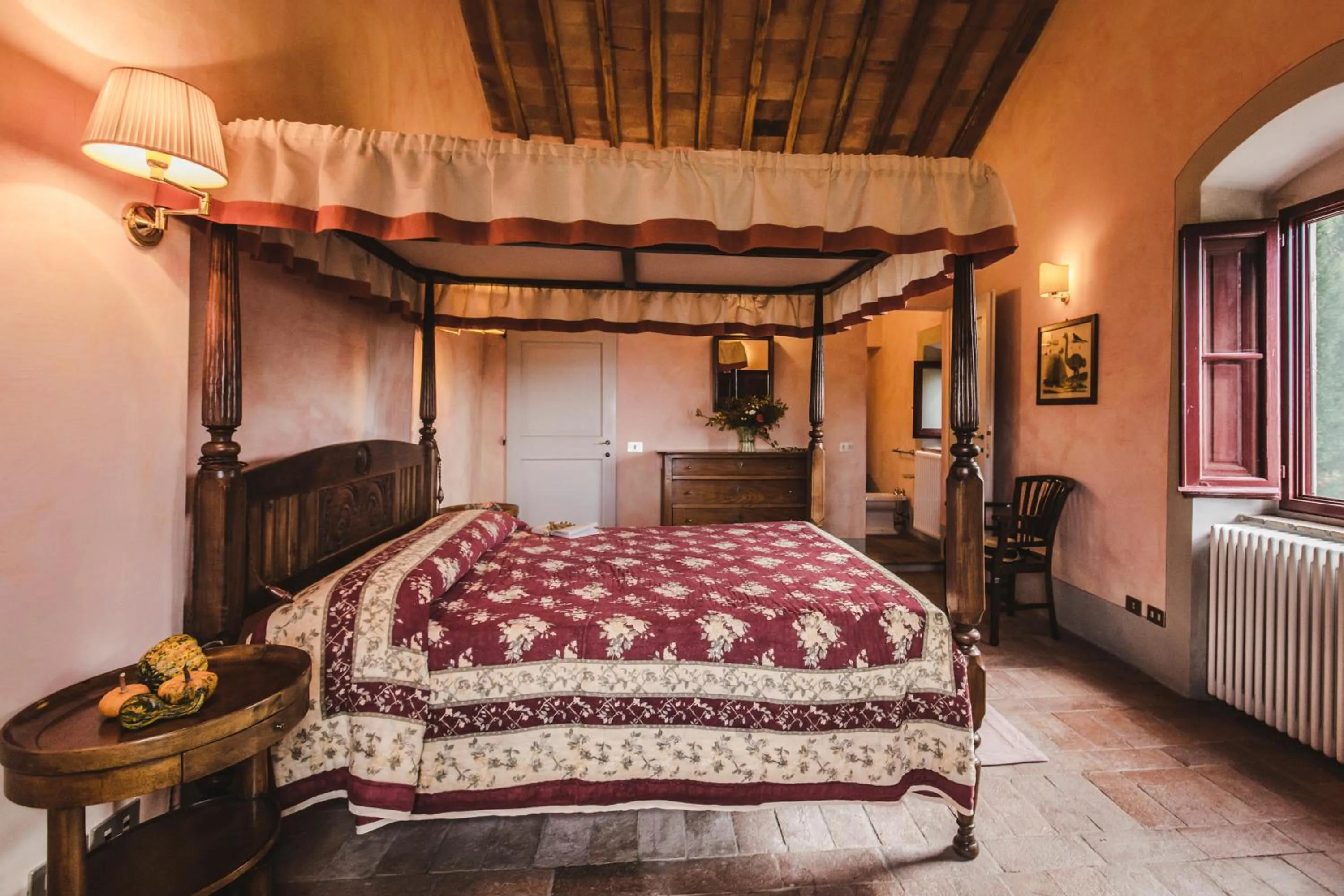 Photo of the whole room, Bed in La Veronica Exclusive Chianti Resort