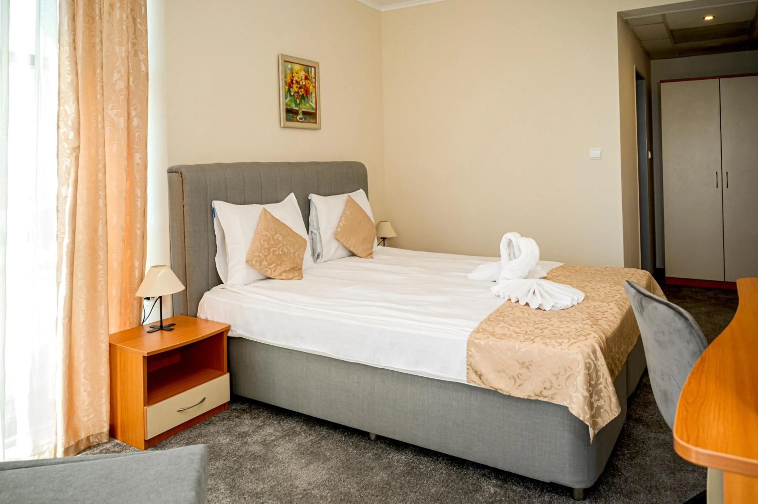 Bed in Paradise Hotel & Relax Center