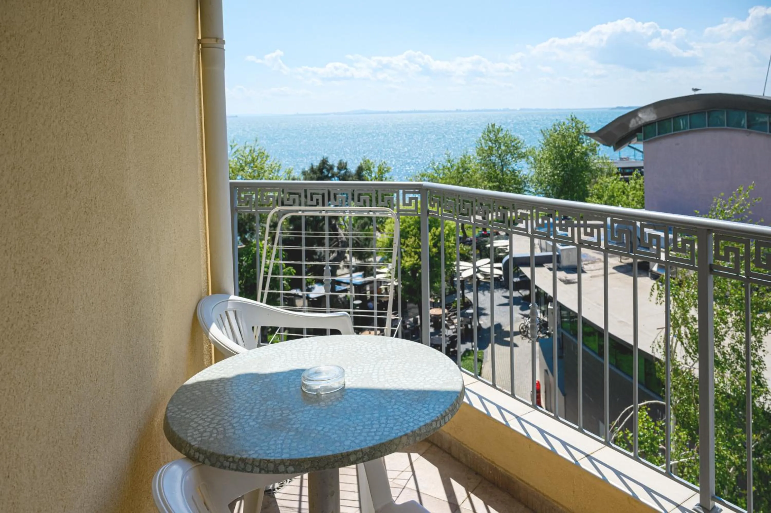 Paradise Hotel & Relax Center