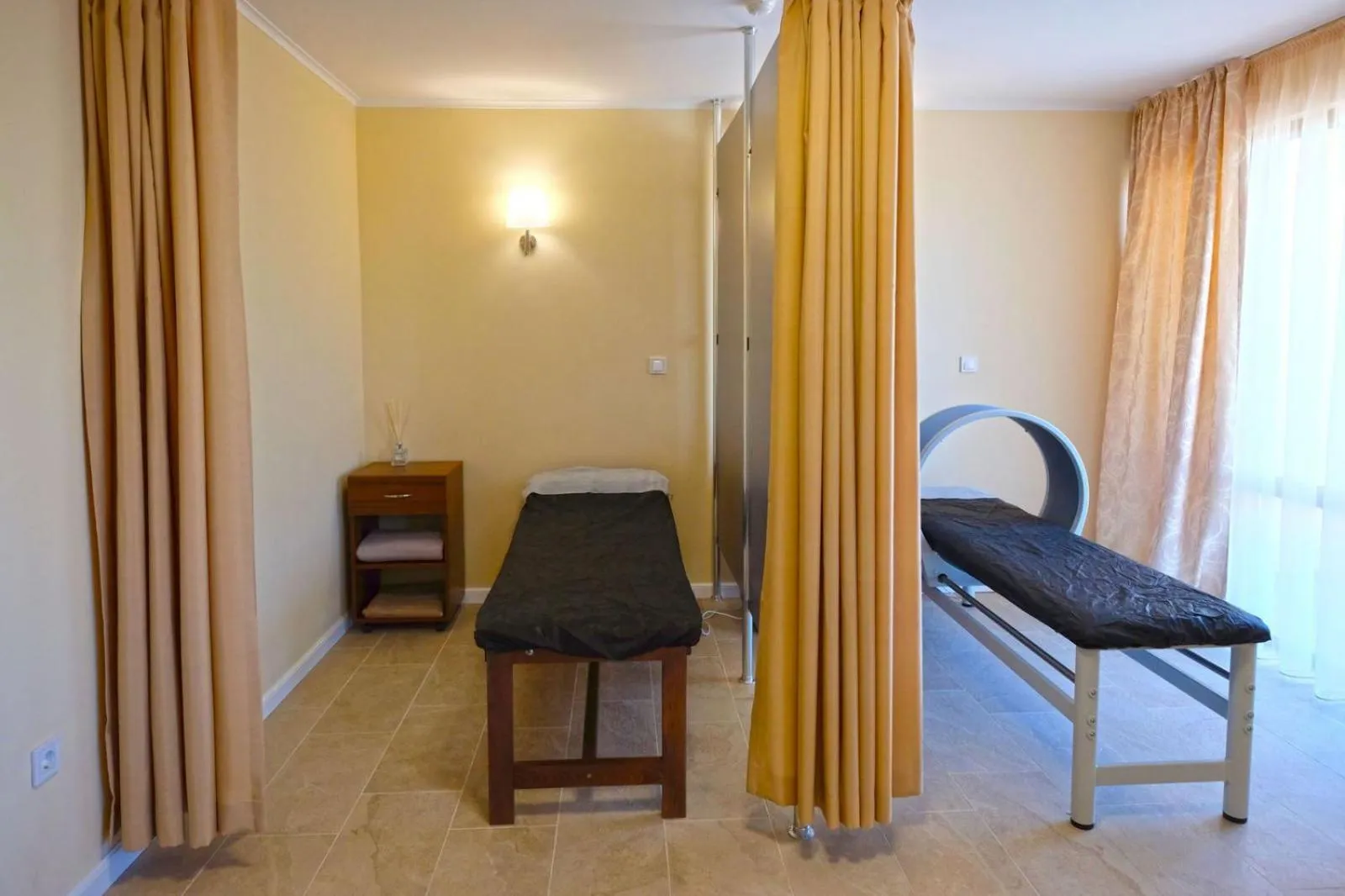 Paradise Hotel & Relax Center