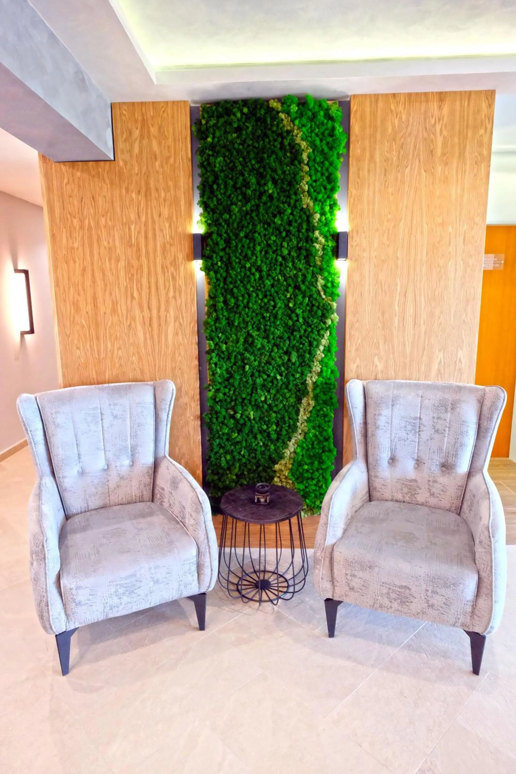 Paradise Hotel & Relax Center