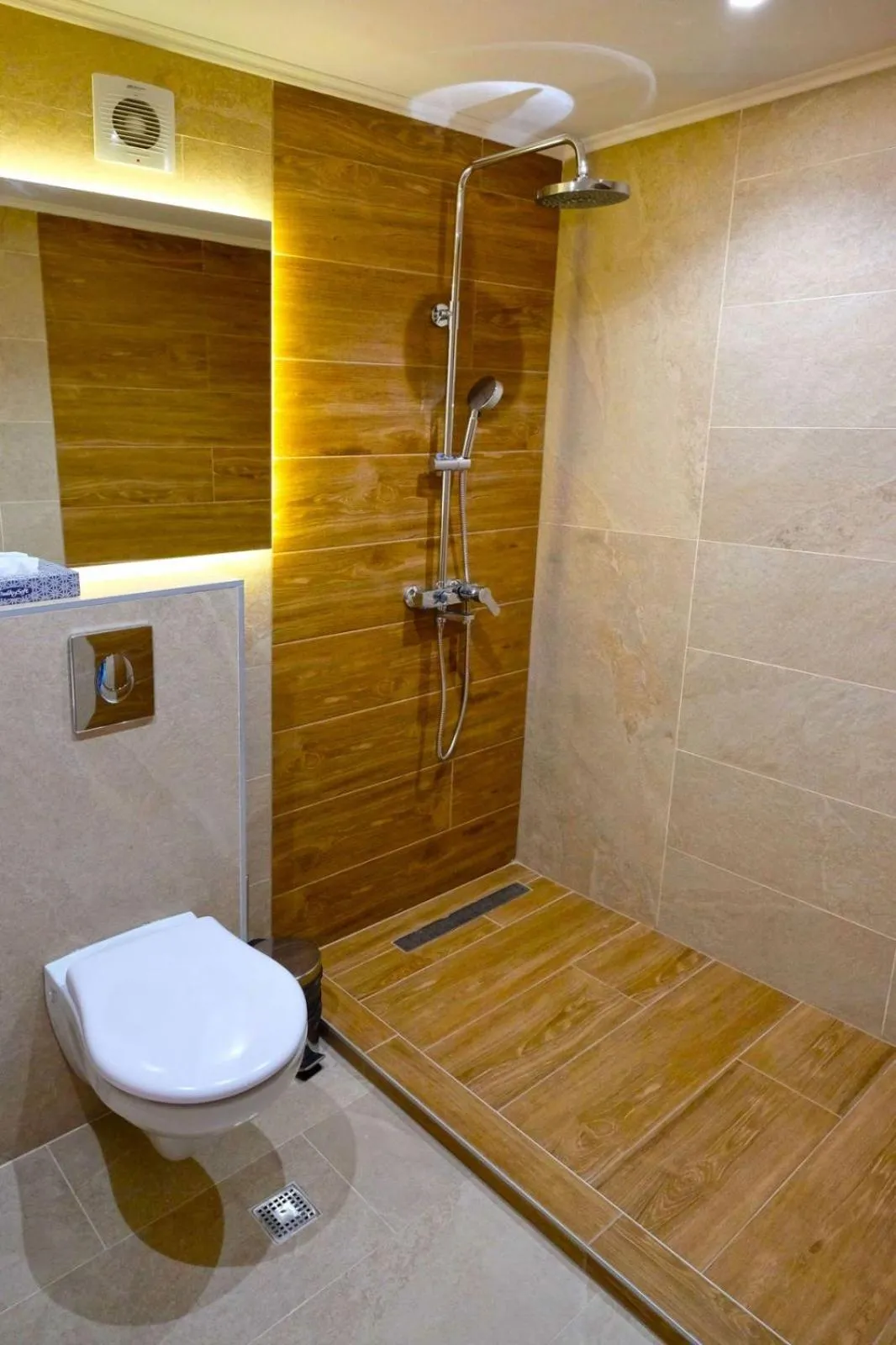 Paradise Hotel & Relax Center