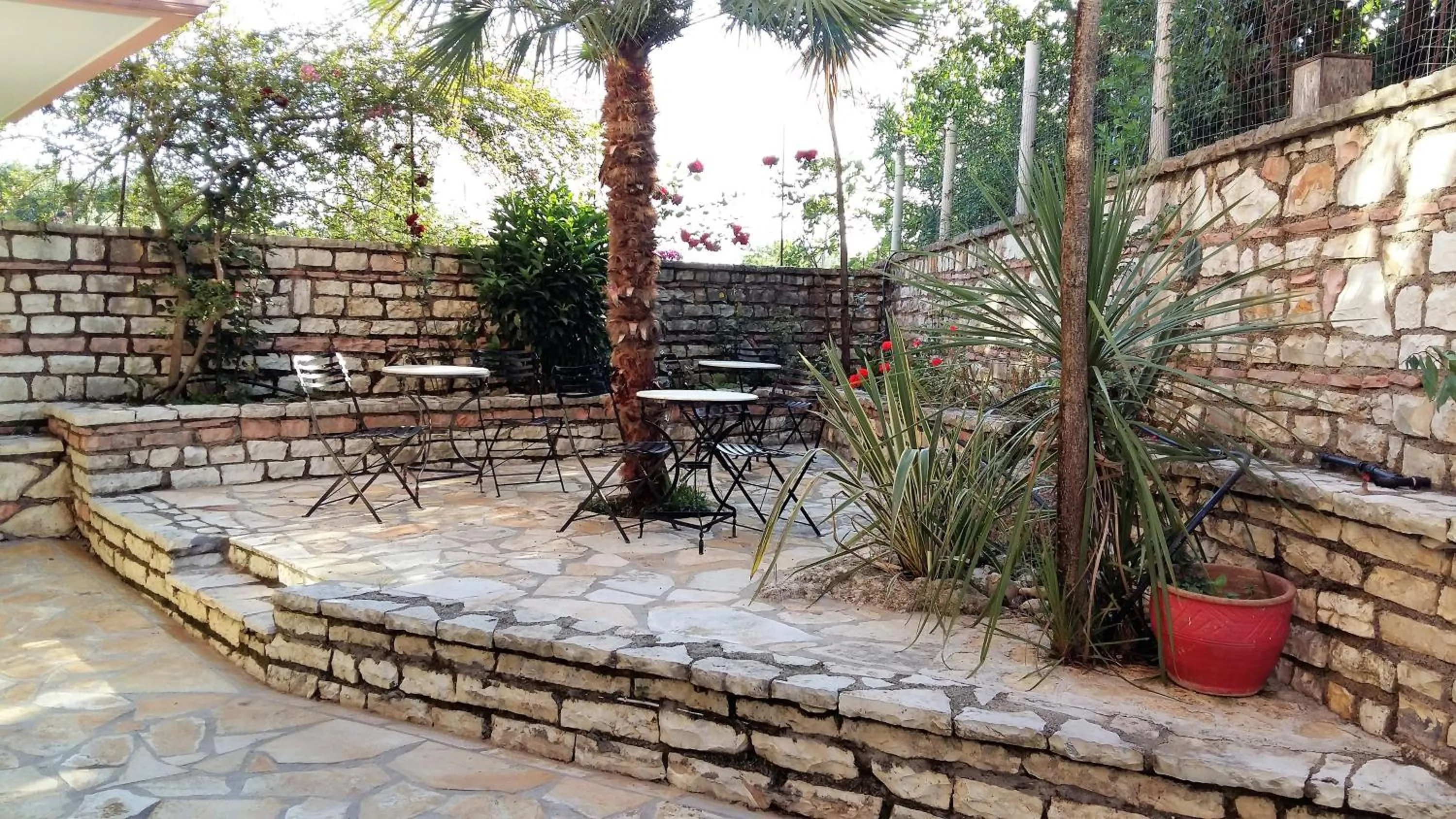 Garden in PHILIPPOS Hotel Apartments