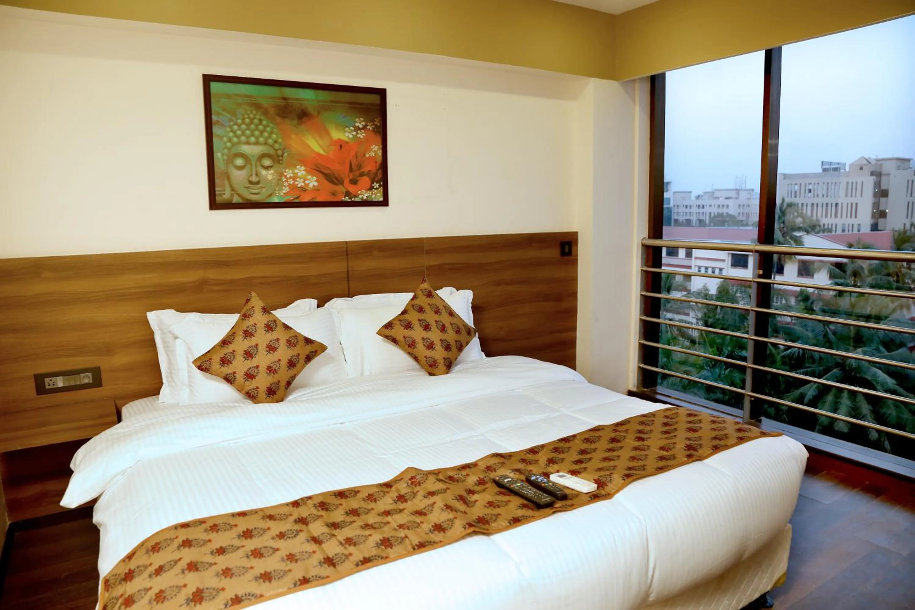 Photo of the whole room, Bed in Hotel Mumbai House Andheri East, Mumbai