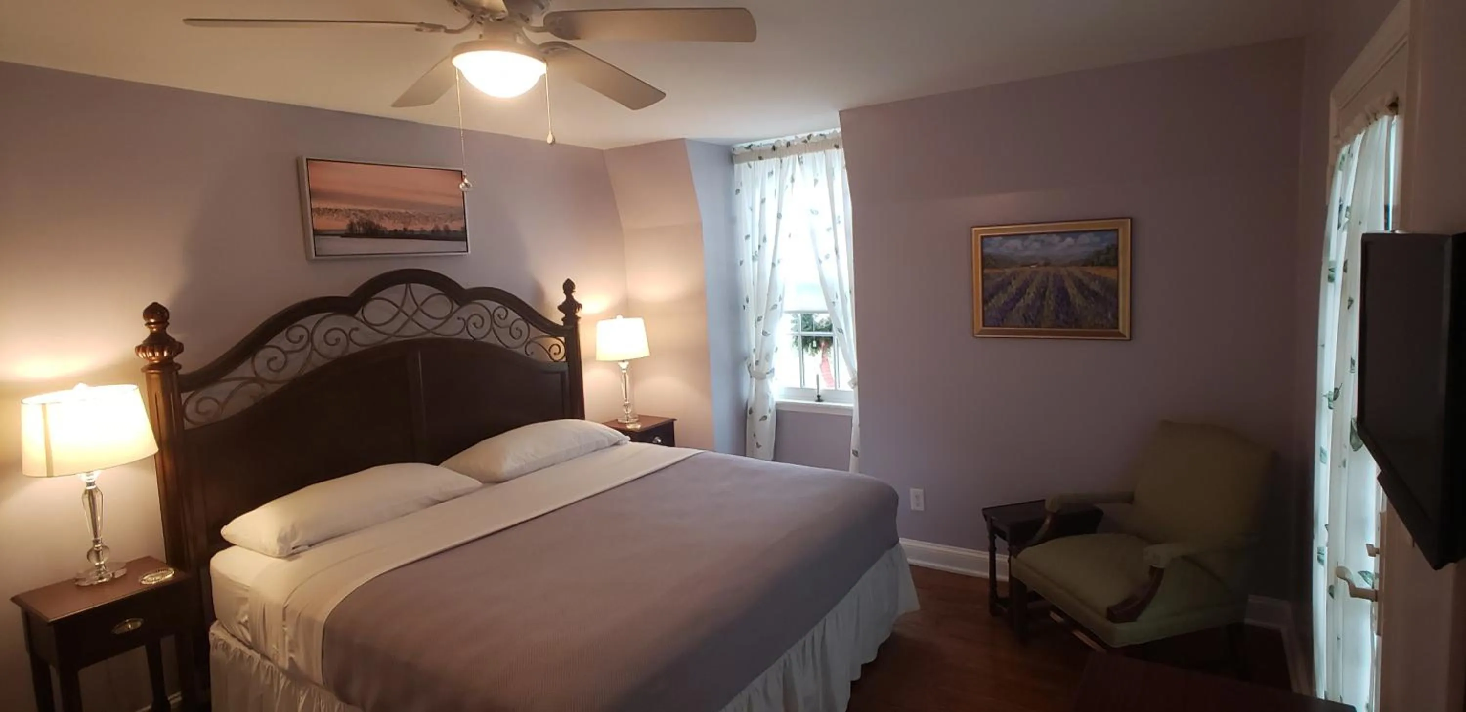 Photo of the whole room, Bed in Miller-Dunham House B&B