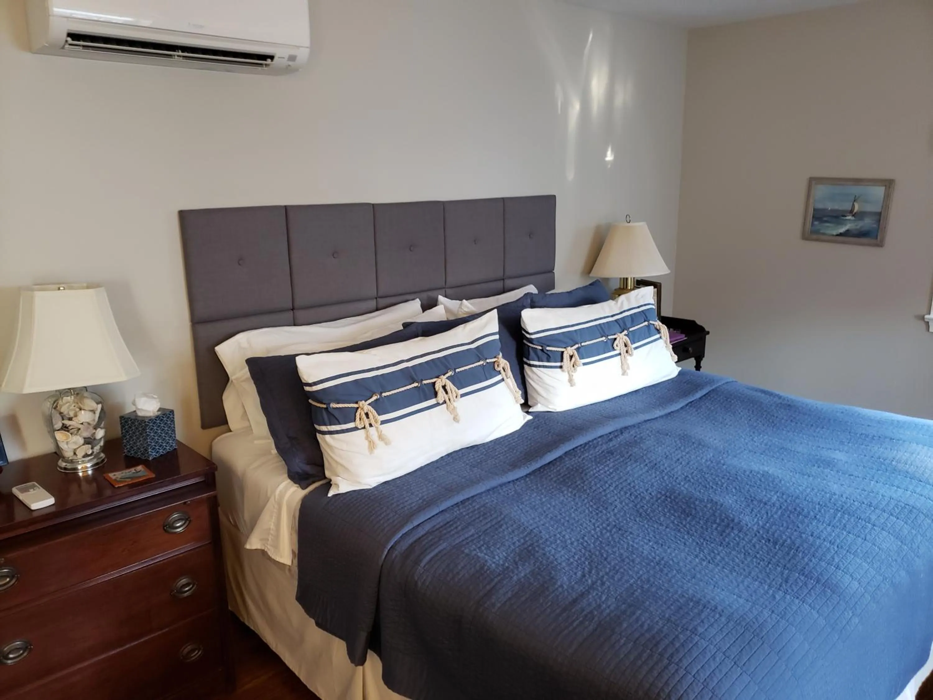 Bed in Miller-Dunham House B&B