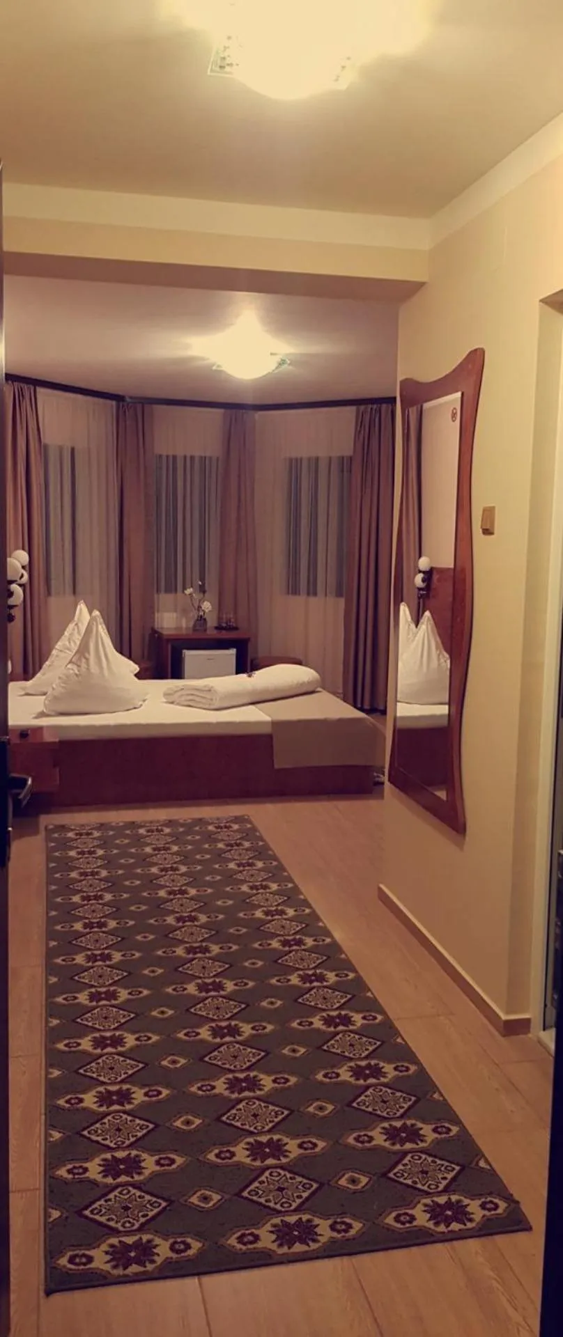 Bed in Complex Turistic Caprioara