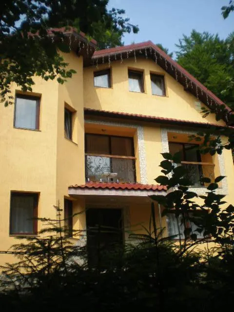 Facade/entrance in Complex Turistic Caprioara