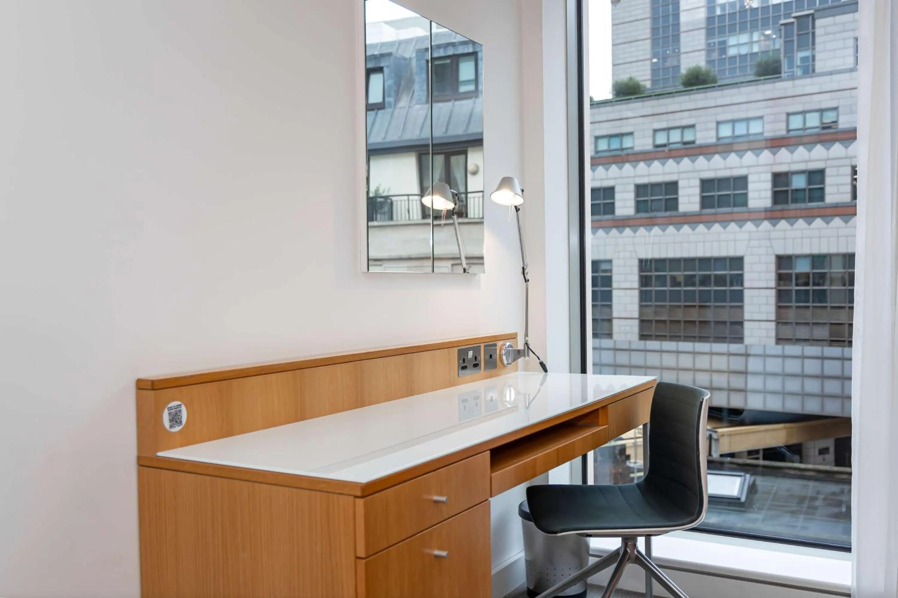 Seating area in DoubleTree by Hilton Hotel London - Tower of London