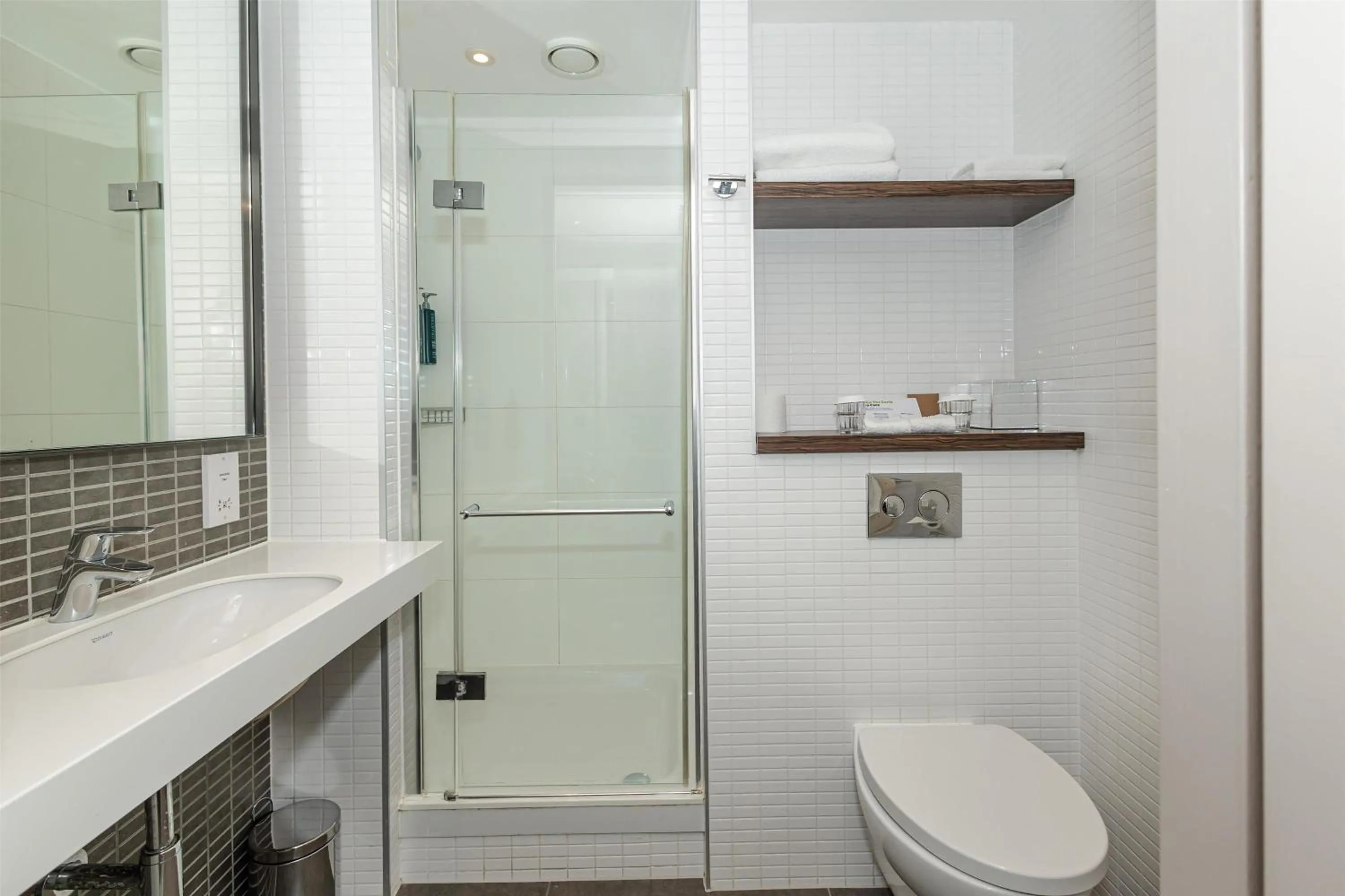 Bathroom in DoubleTree by Hilton Hotel London - Tower of London