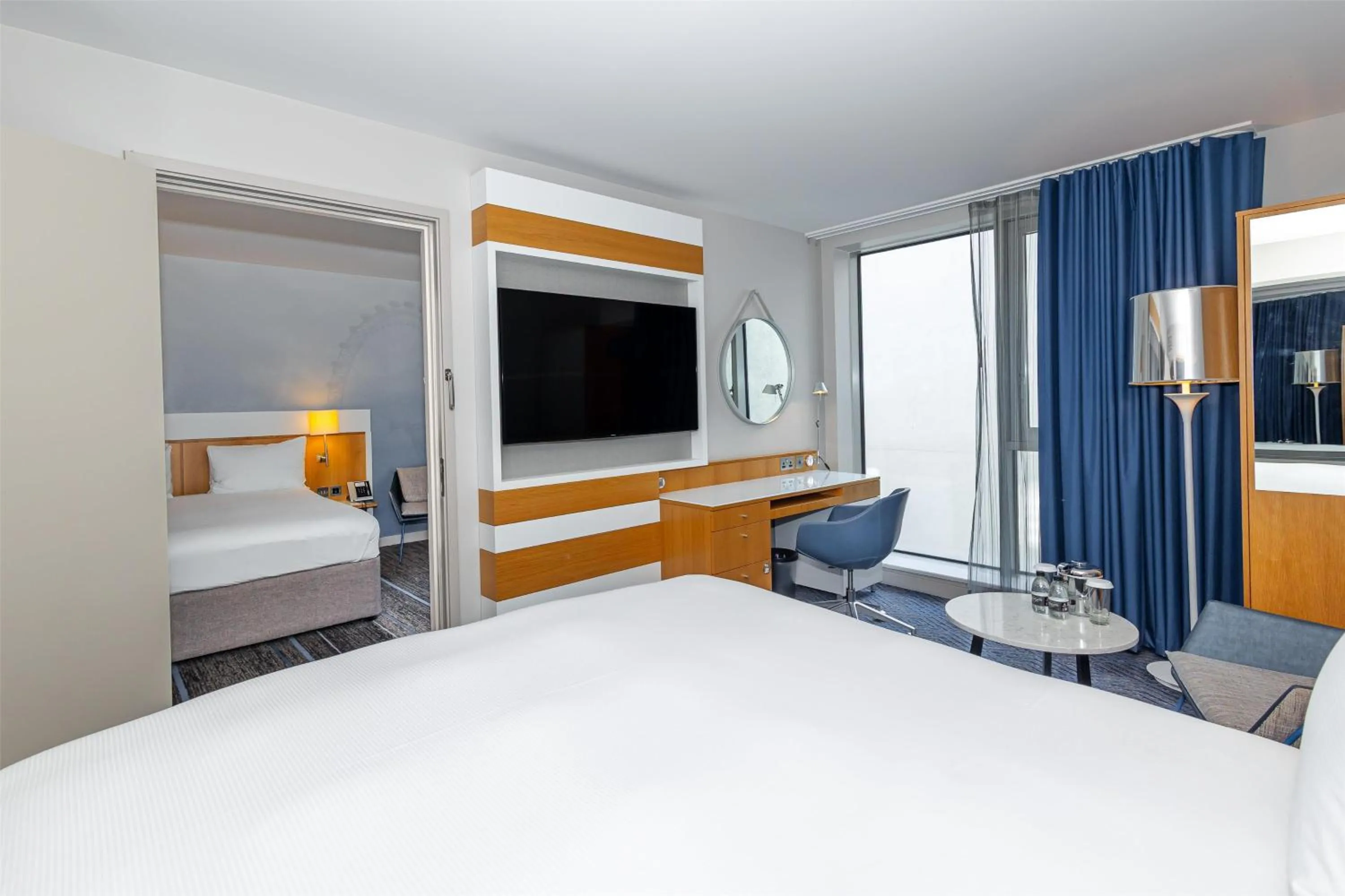 Bedroom, Bed in DoubleTree by Hilton Hotel London - Tower of London