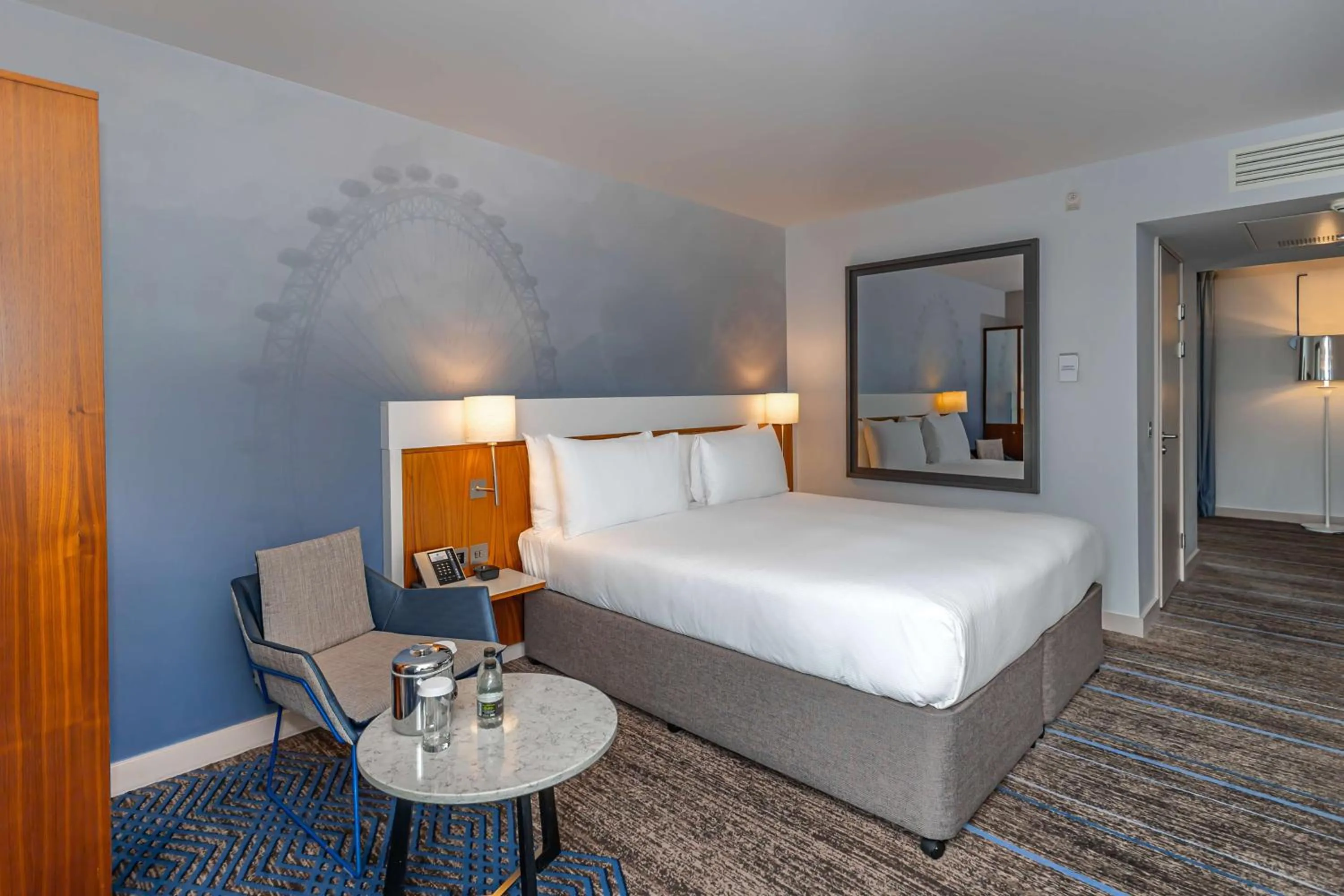 Bed in DoubleTree by Hilton Hotel London - Tower of London