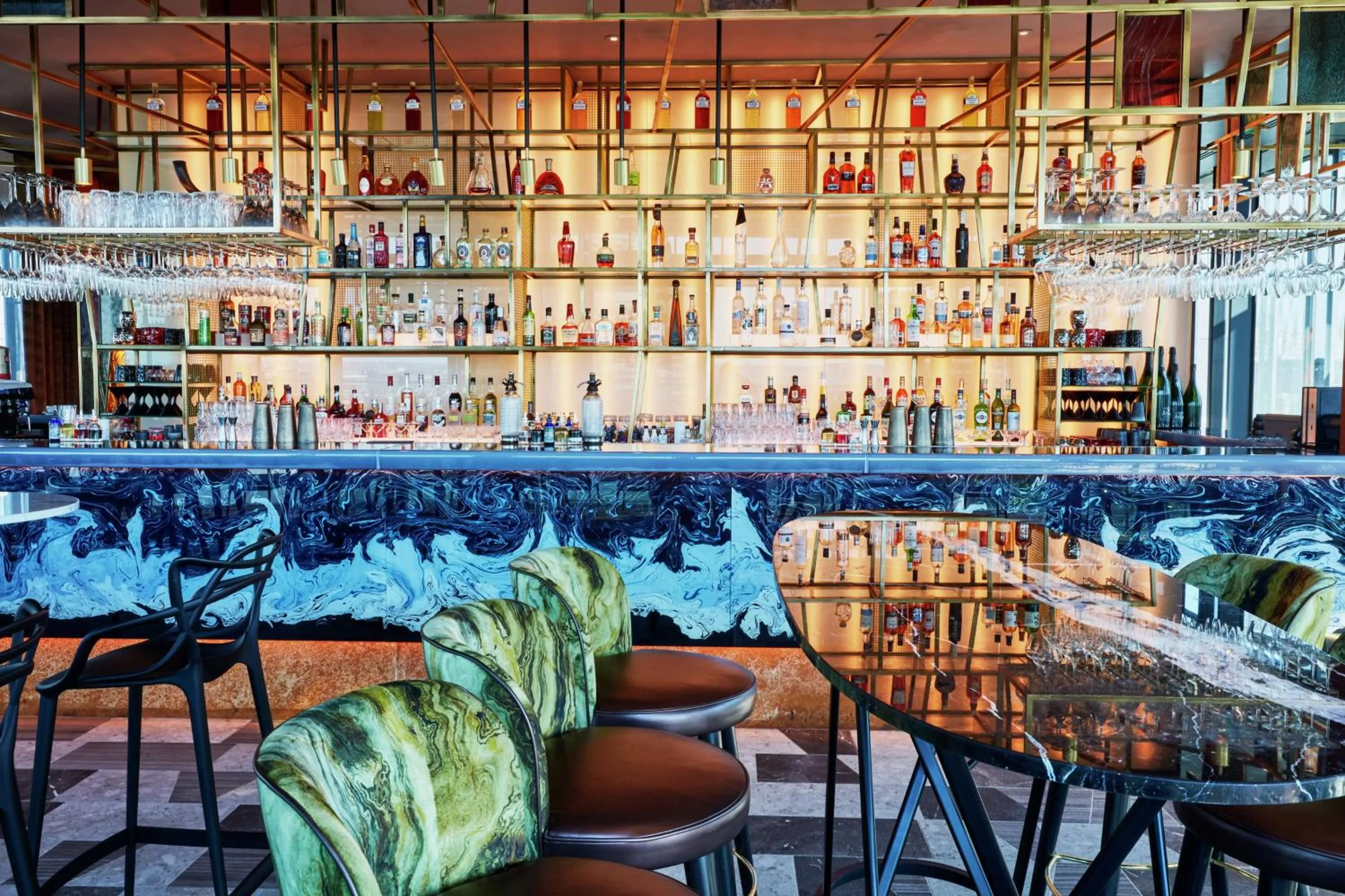 Lounge or bar in DoubleTree by Hilton Hotel London - Tower of London