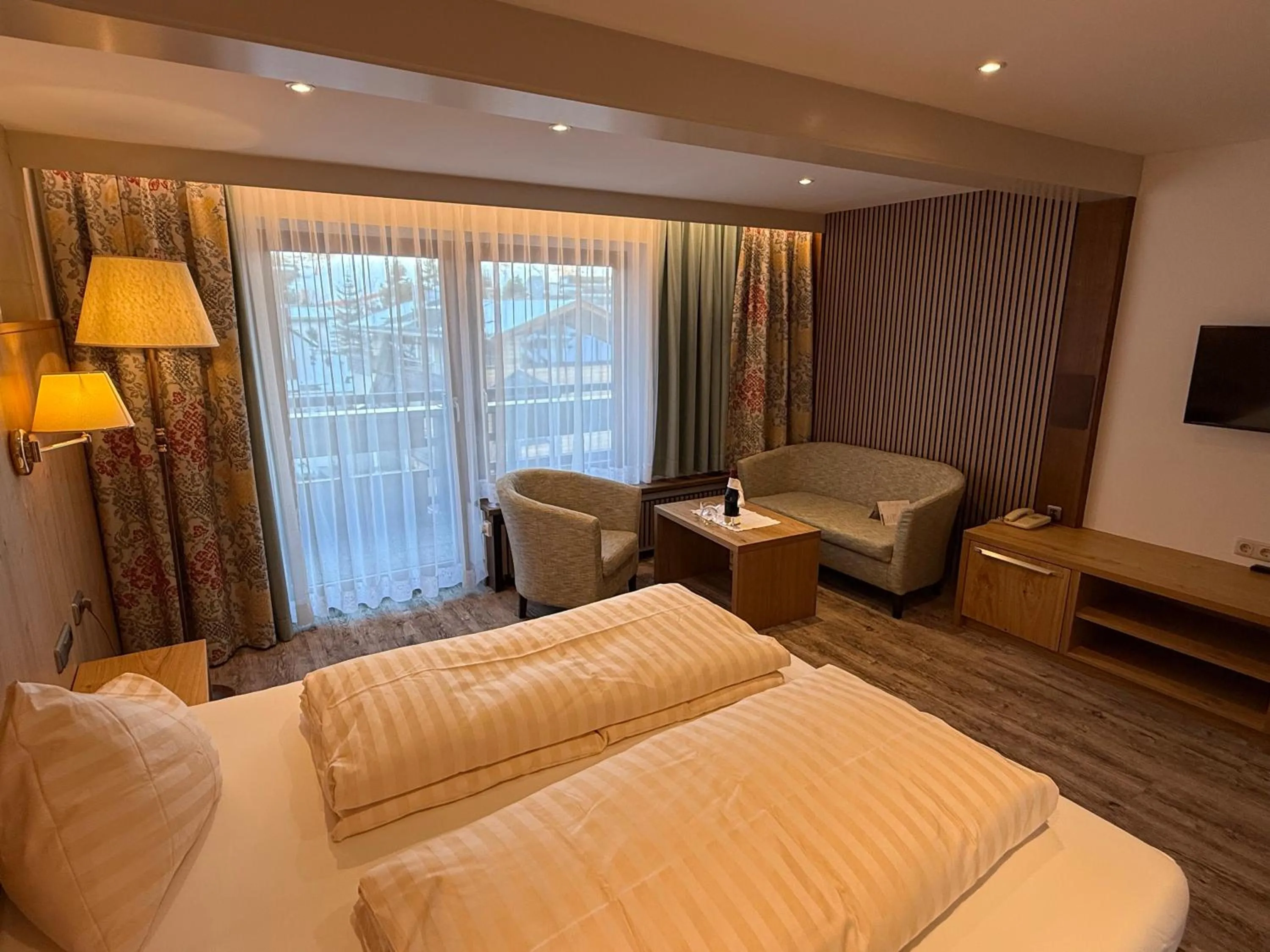 Photo of the whole room, Bed in Sporthotel St. Anton