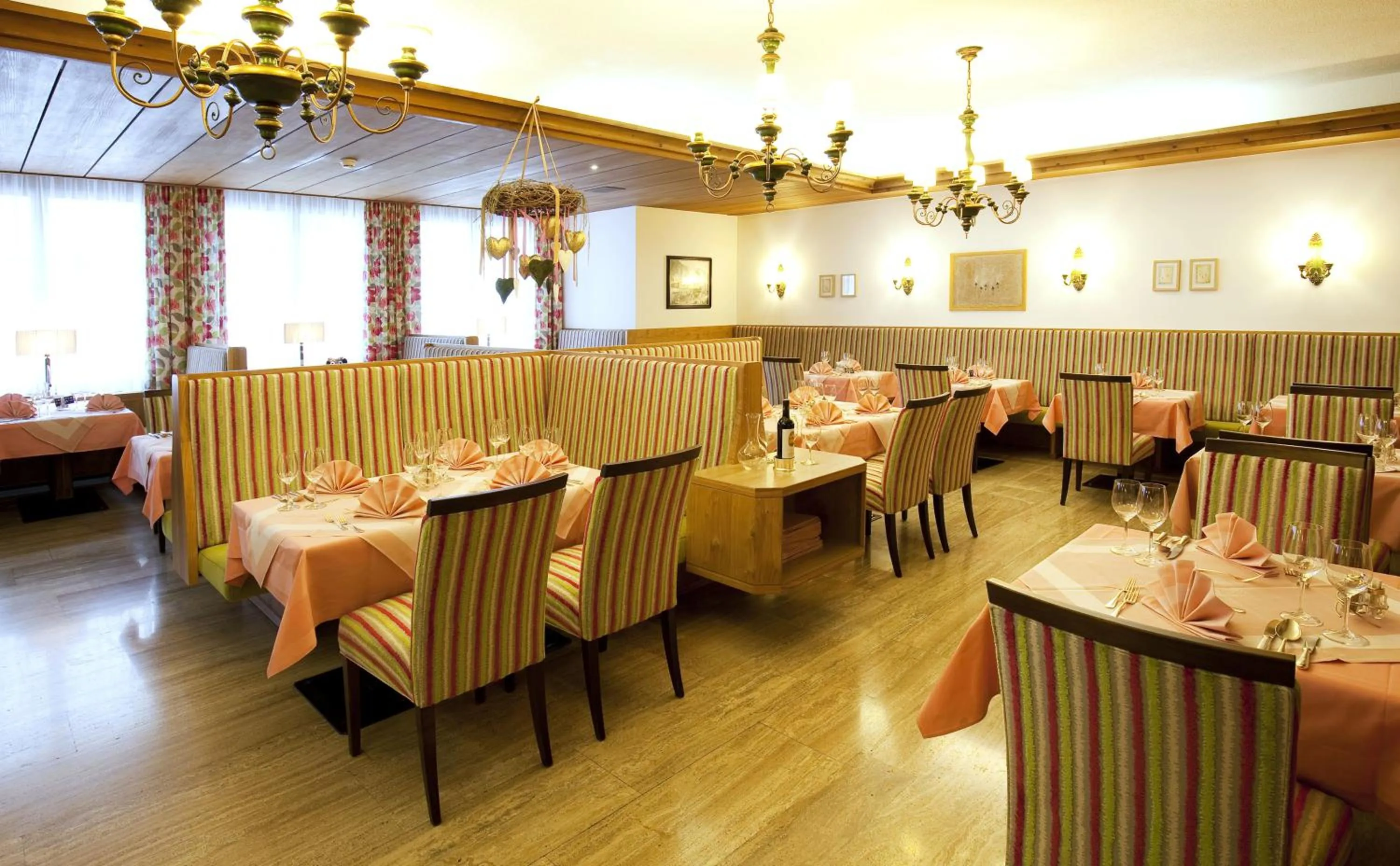 Restaurant/places to eat in Sporthotel St. Anton