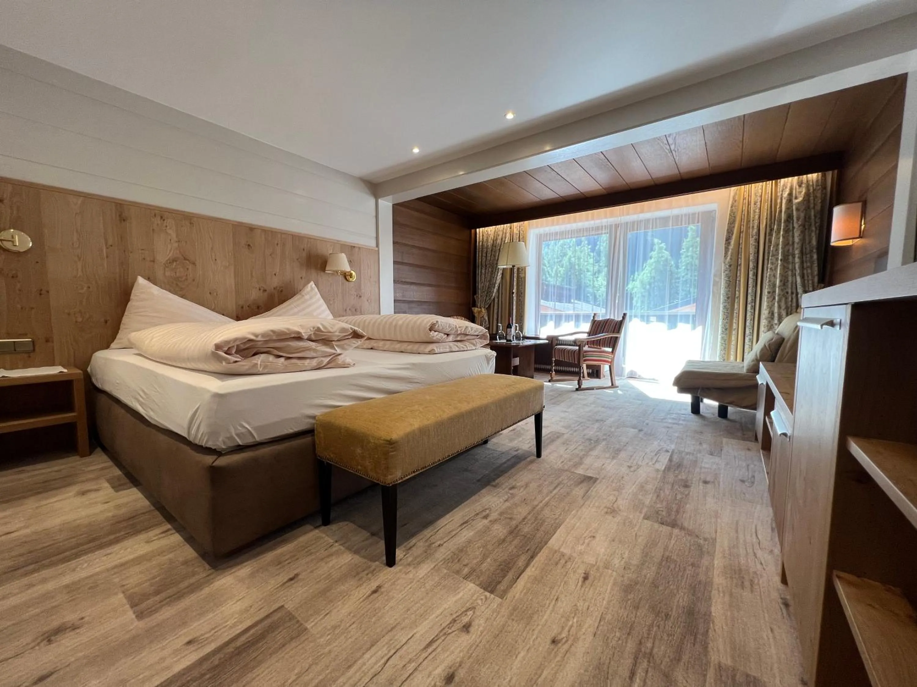 Photo of the whole room, Bed in Sporthotel St. Anton