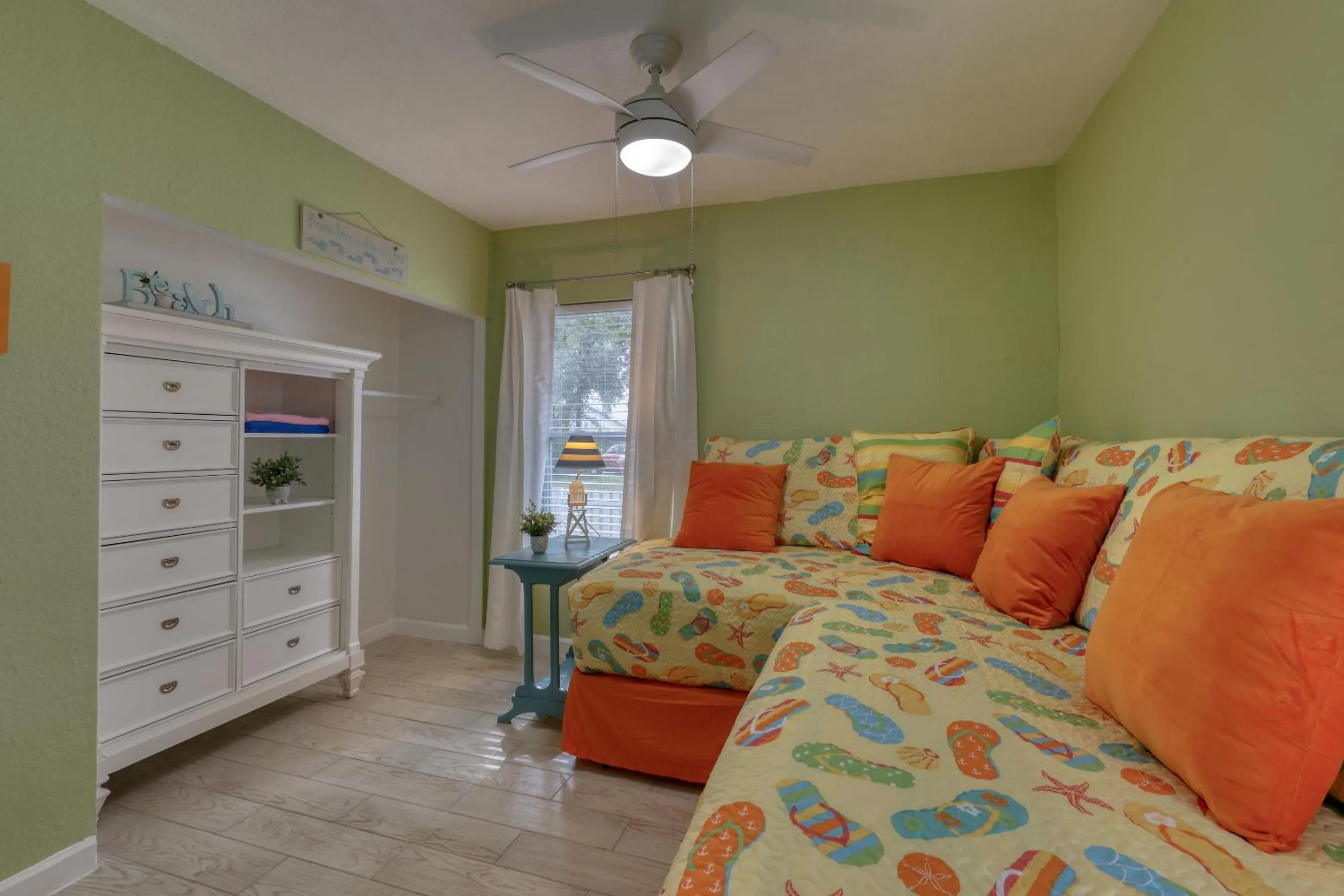 Bedroom in BeachTrail Lodging