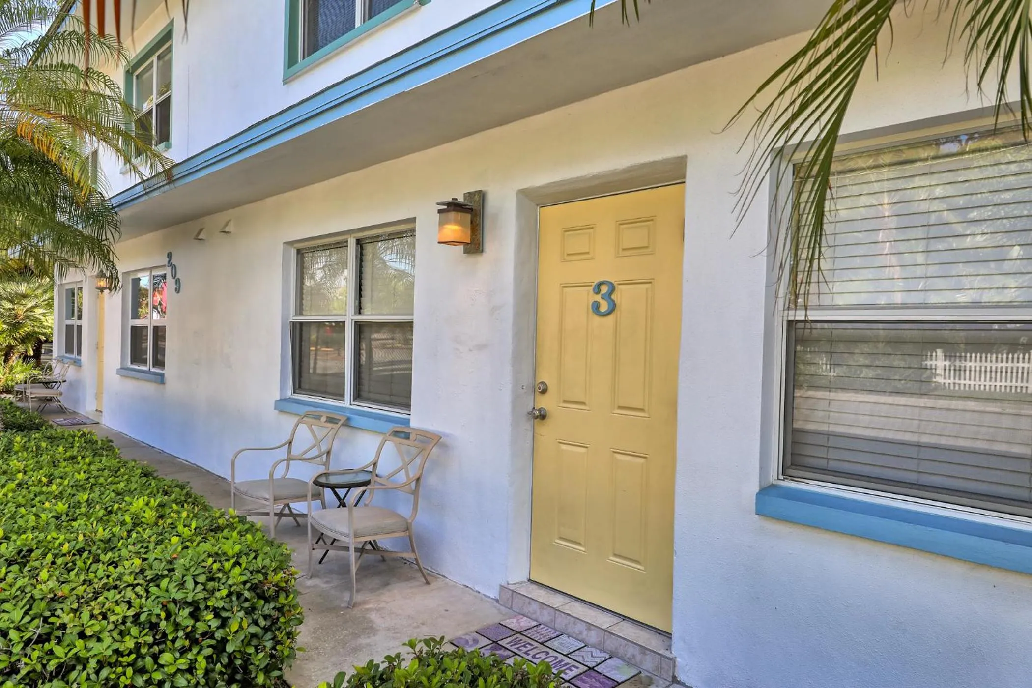 Facade/entrance in BeachTrail Lodging