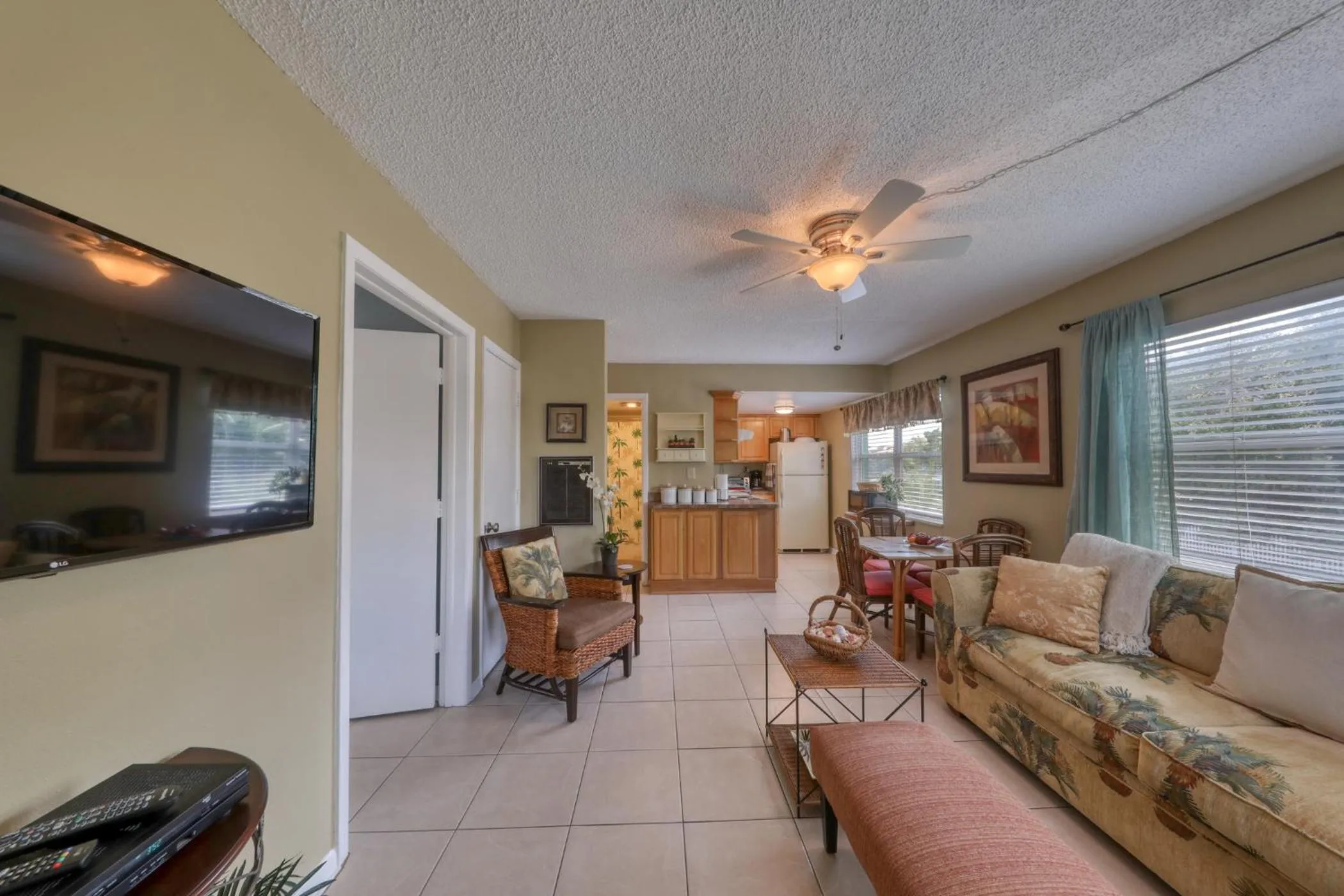 TV and multimedia in BeachTrail Lodging