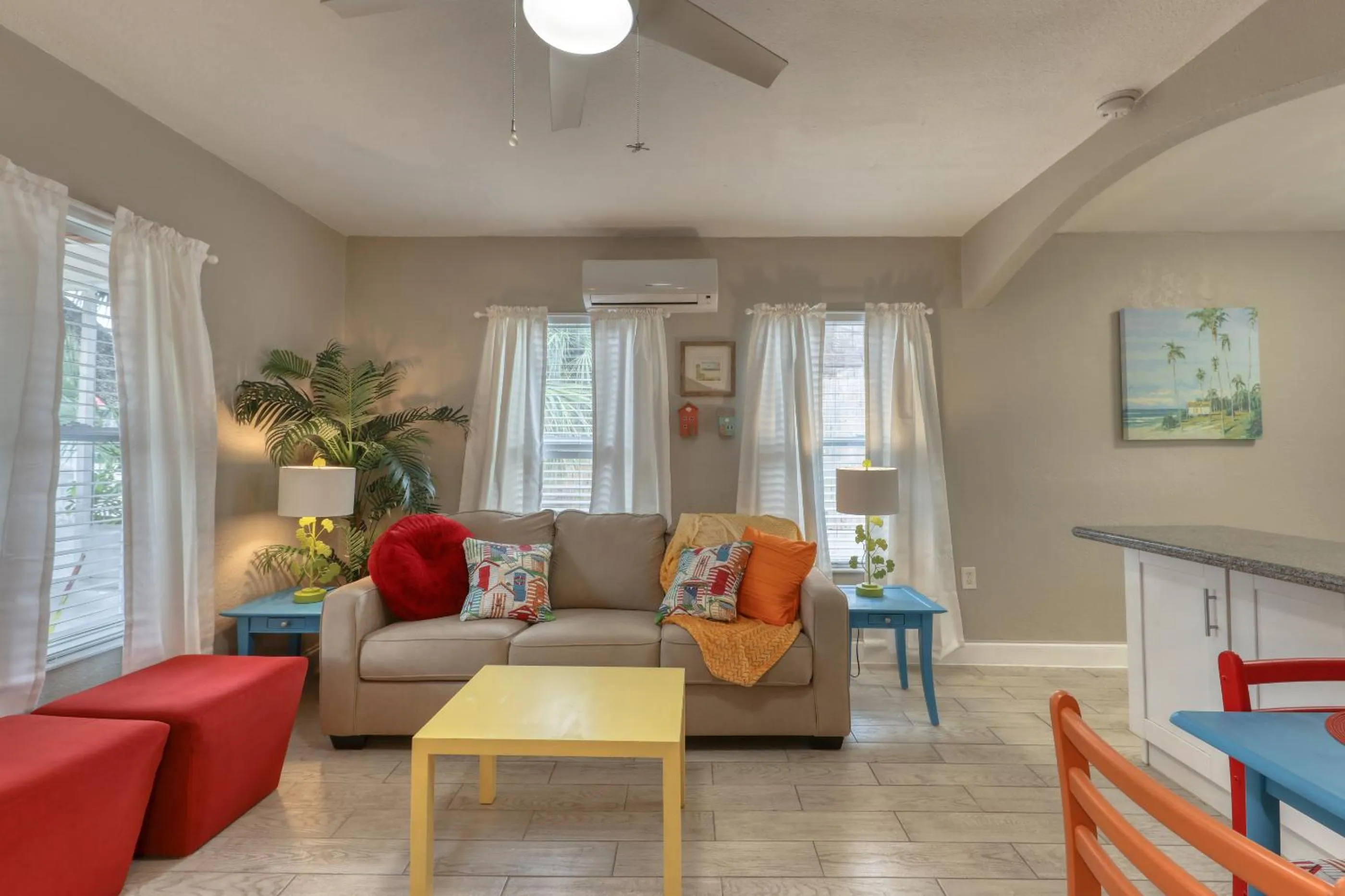 Living room in BeachTrail Lodging