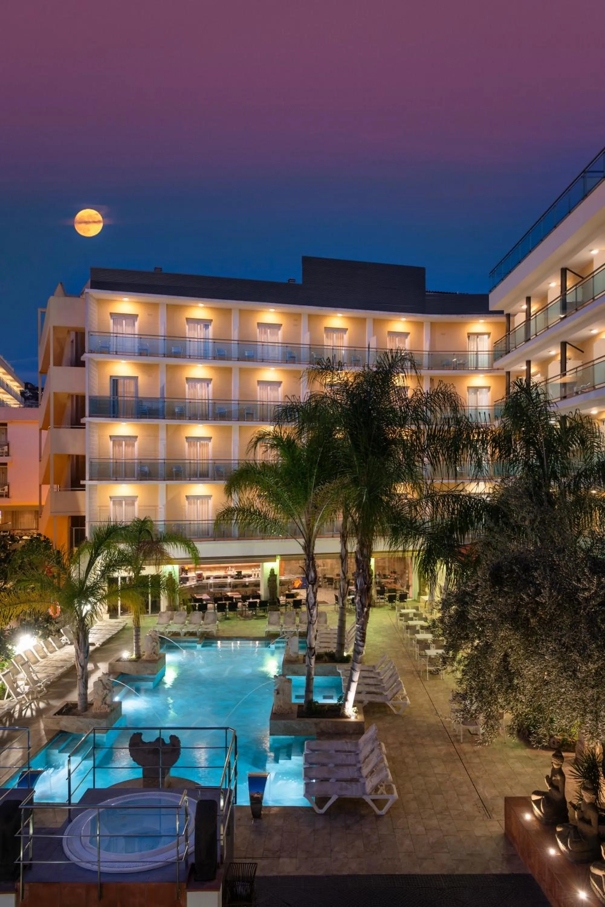 Property building in Hotel la Palmera & Spa