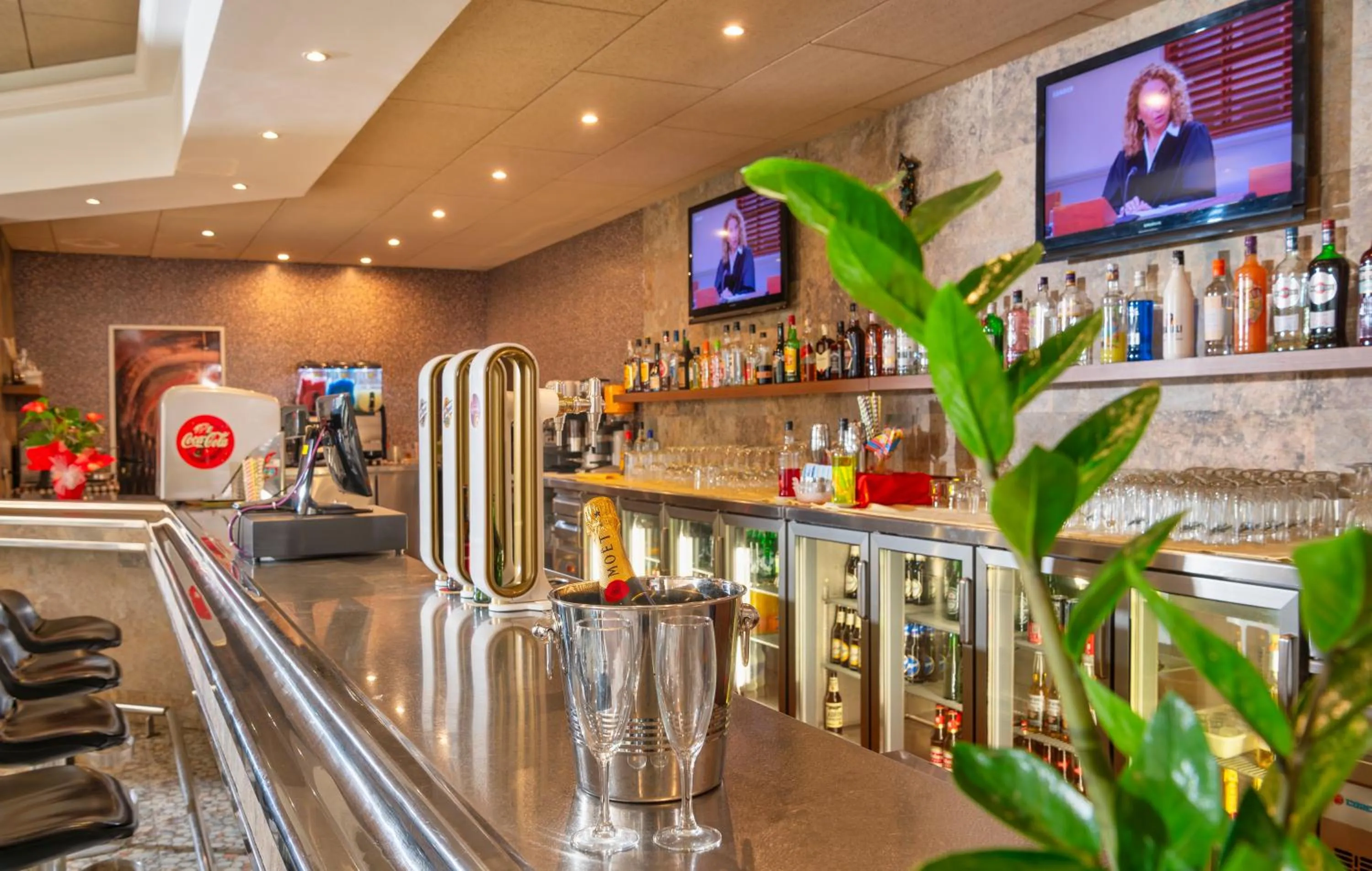 Lounge or bar in Hotel la Palmera & Spa