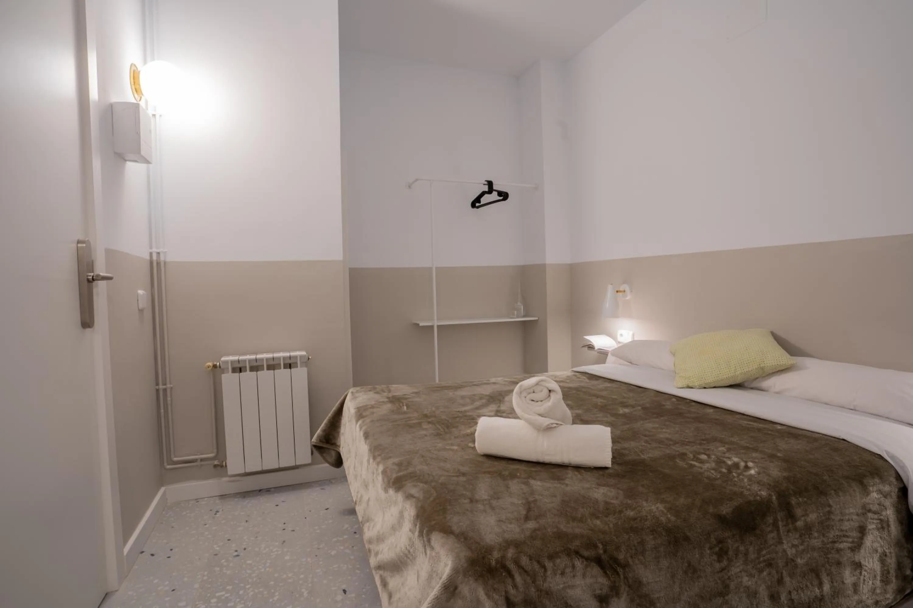 Photo of the whole room, Bed in Hostal Hera