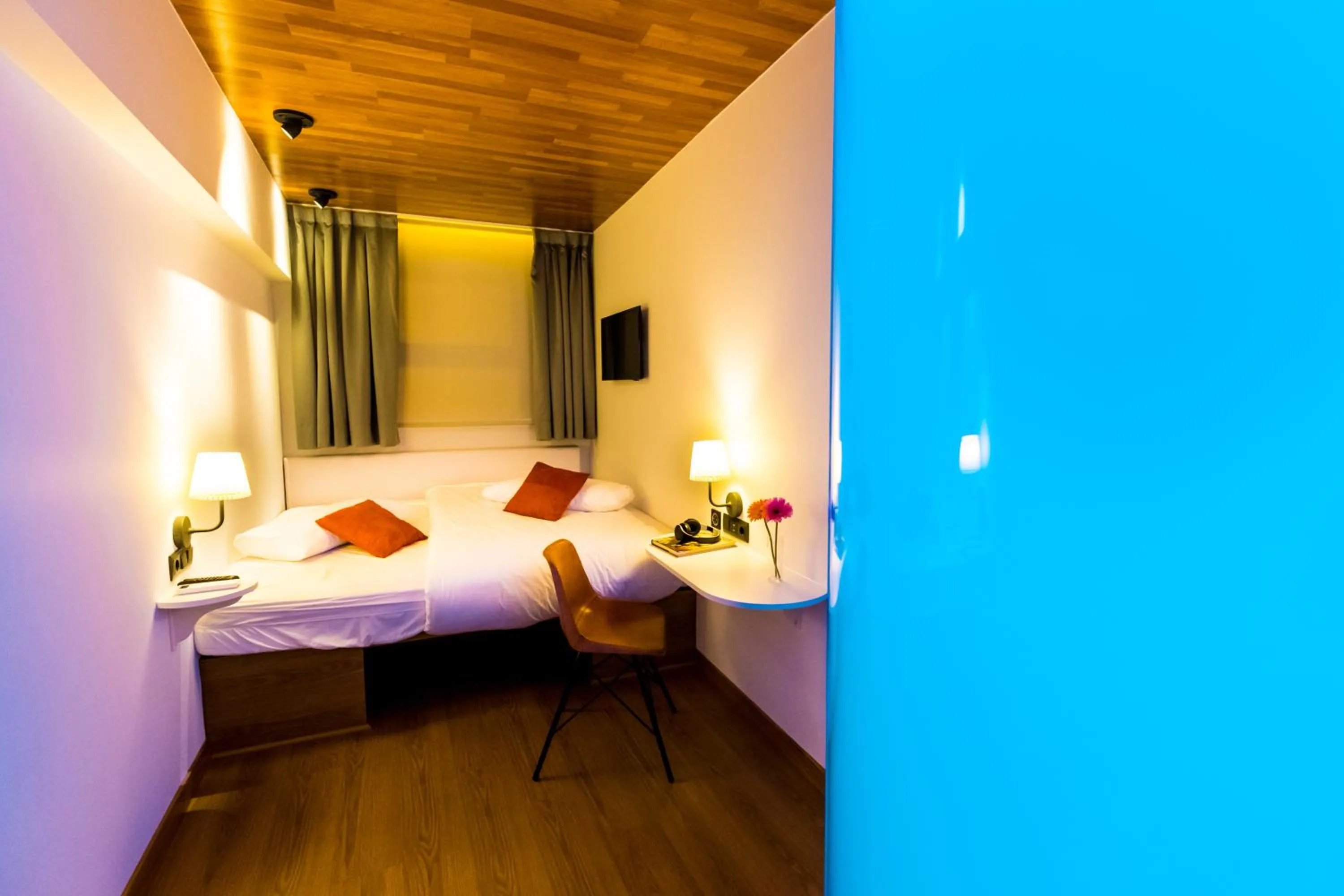 Bed in Far Home Bernabeu