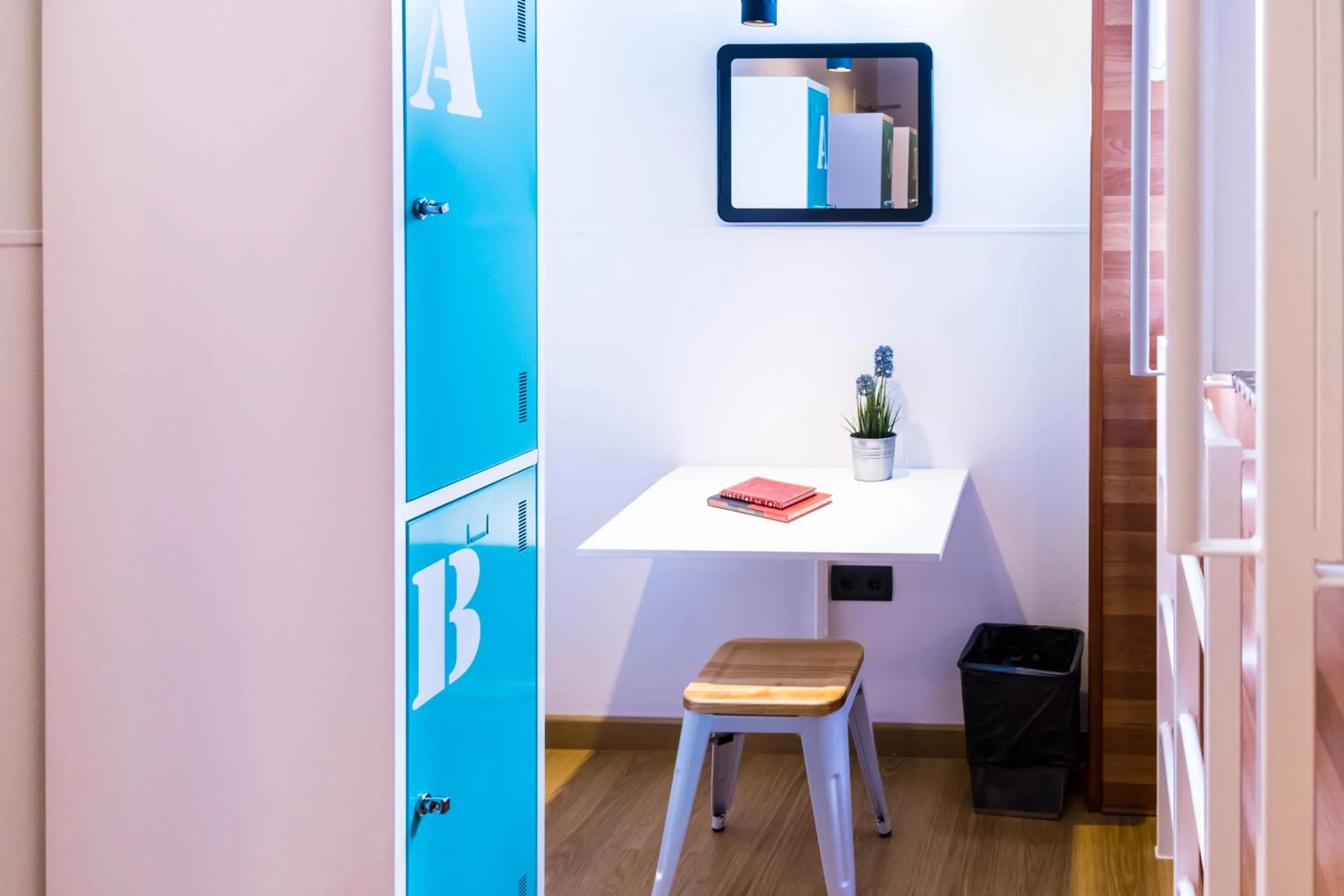 Photo of the whole room in Far Home Bernabeu