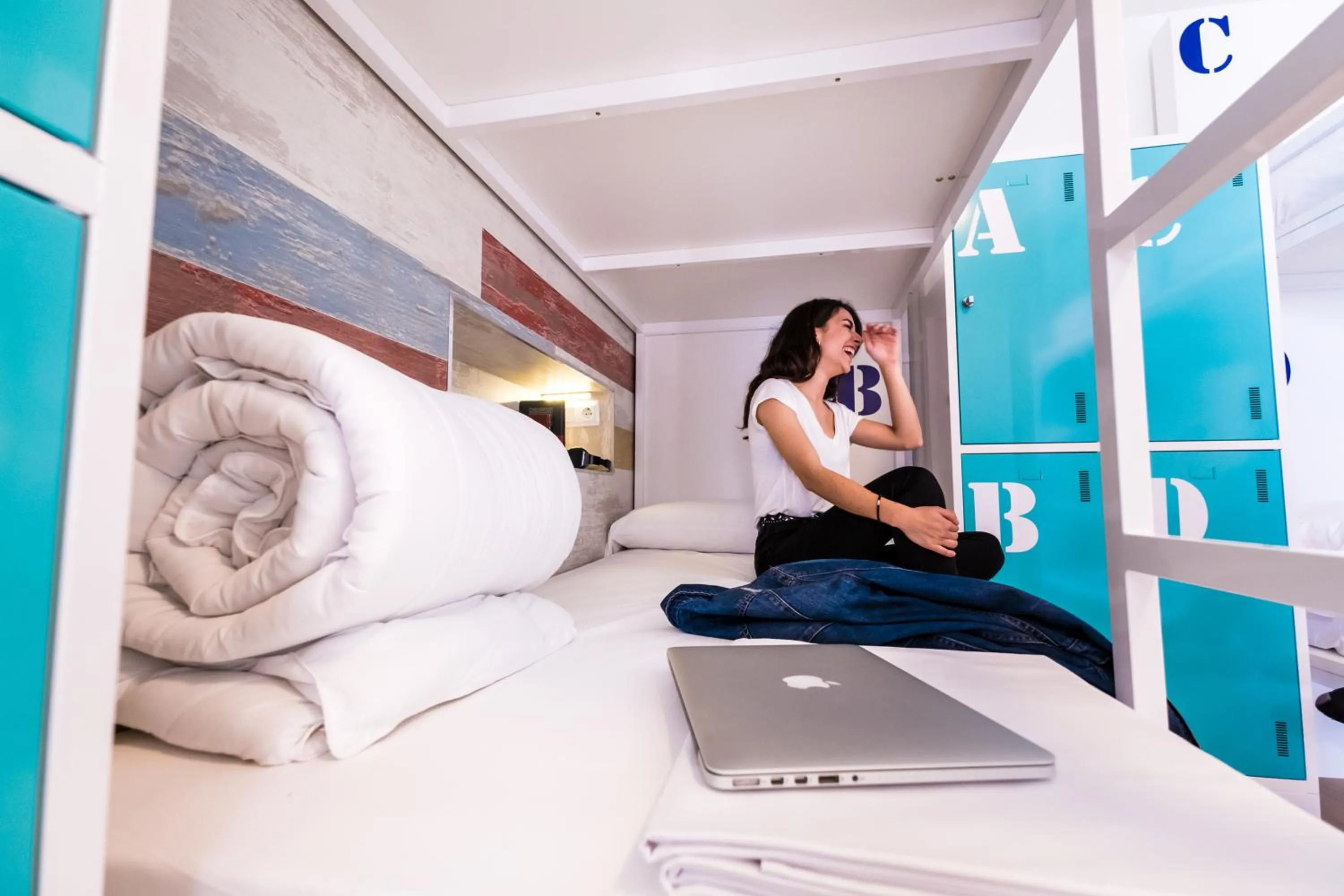 Photo of the whole room, Bed in Far Home Bernabeu