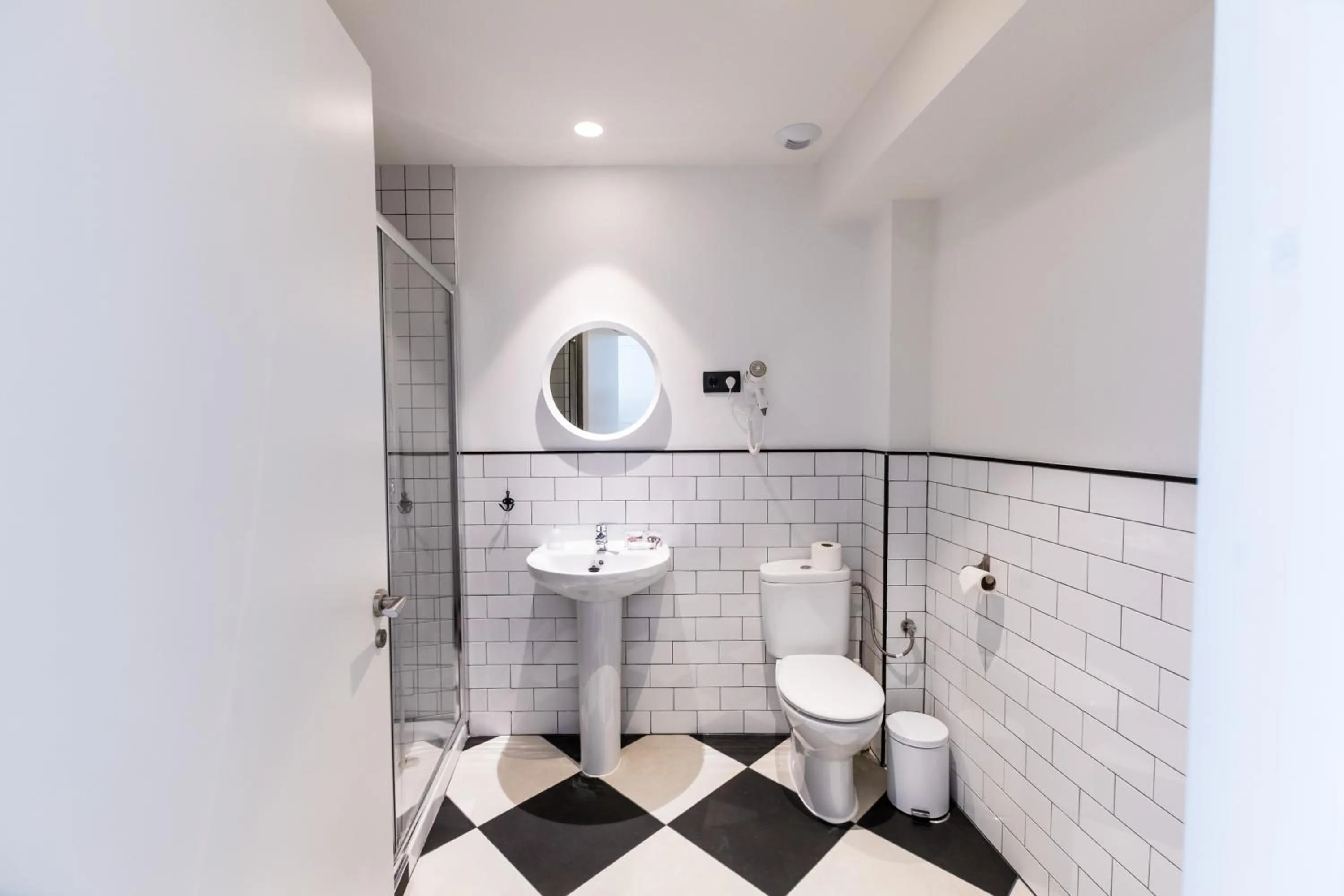 Bathroom in Far Home Bernabeu