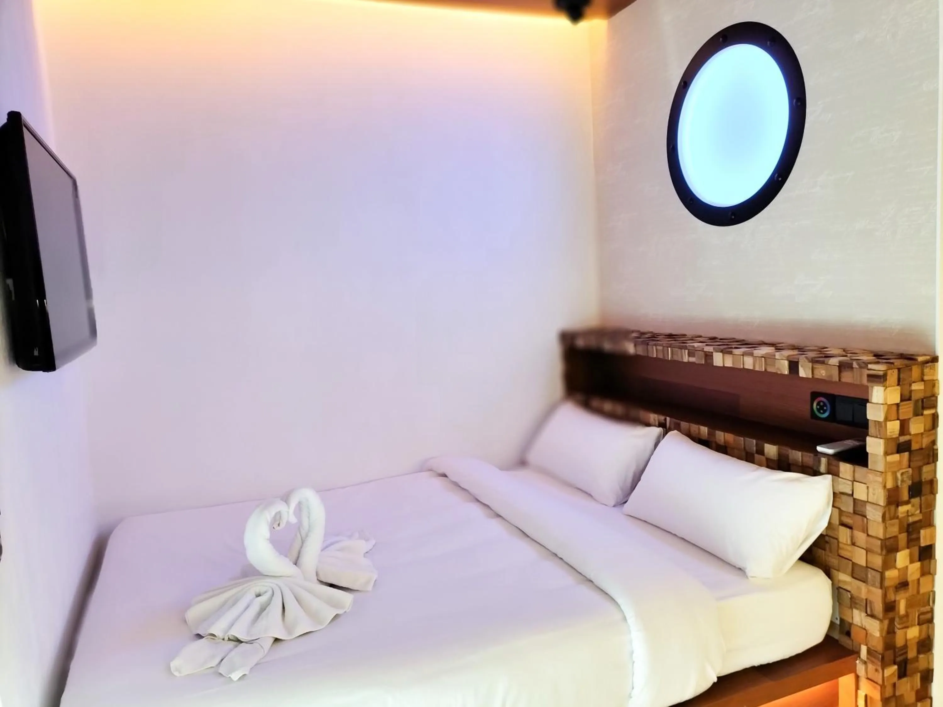 Bedroom, Bed in Far Home Bernabeu