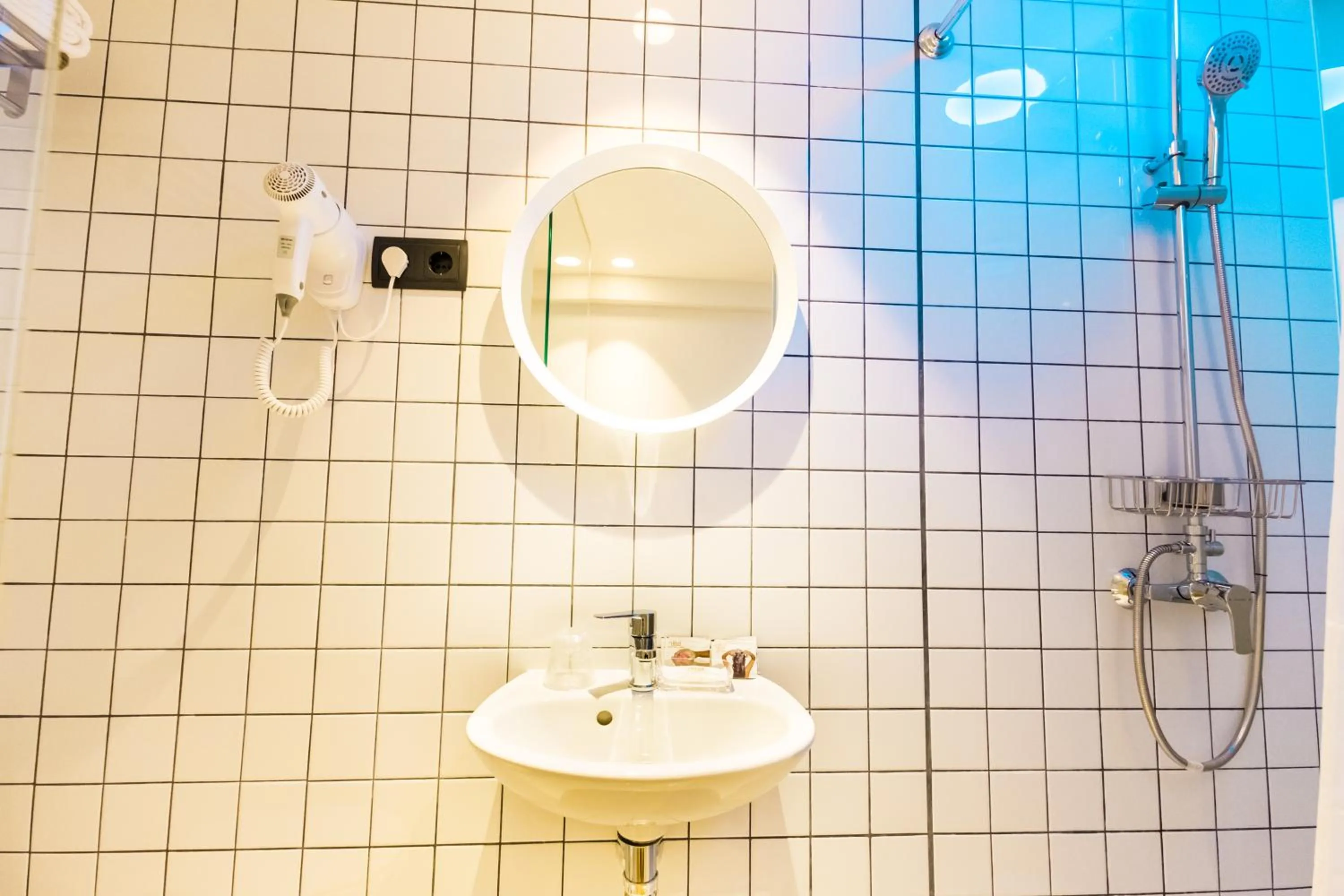 Bathroom in Far Home Bernabeu