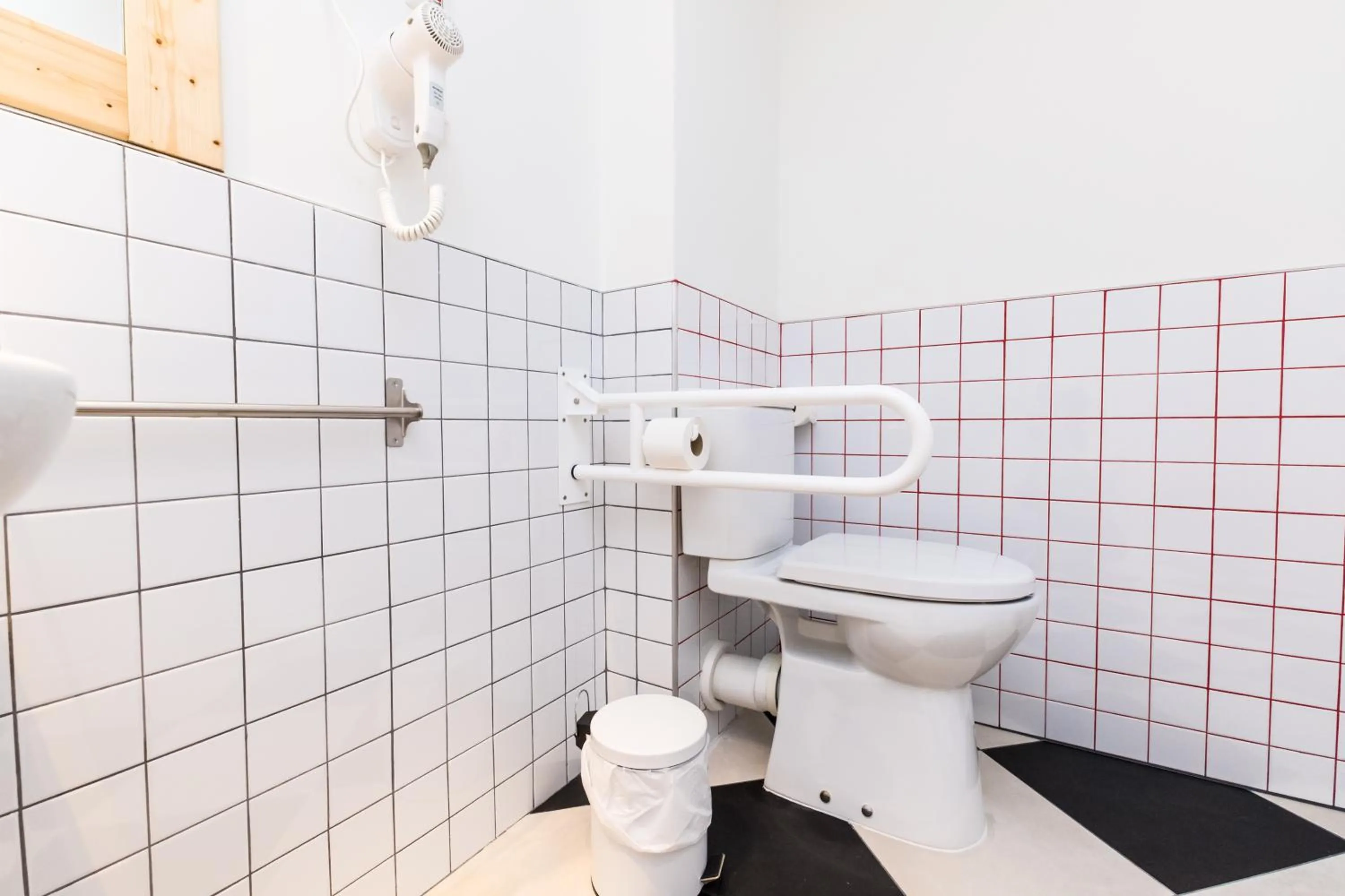 Bathroom in Far Home Bernabeu