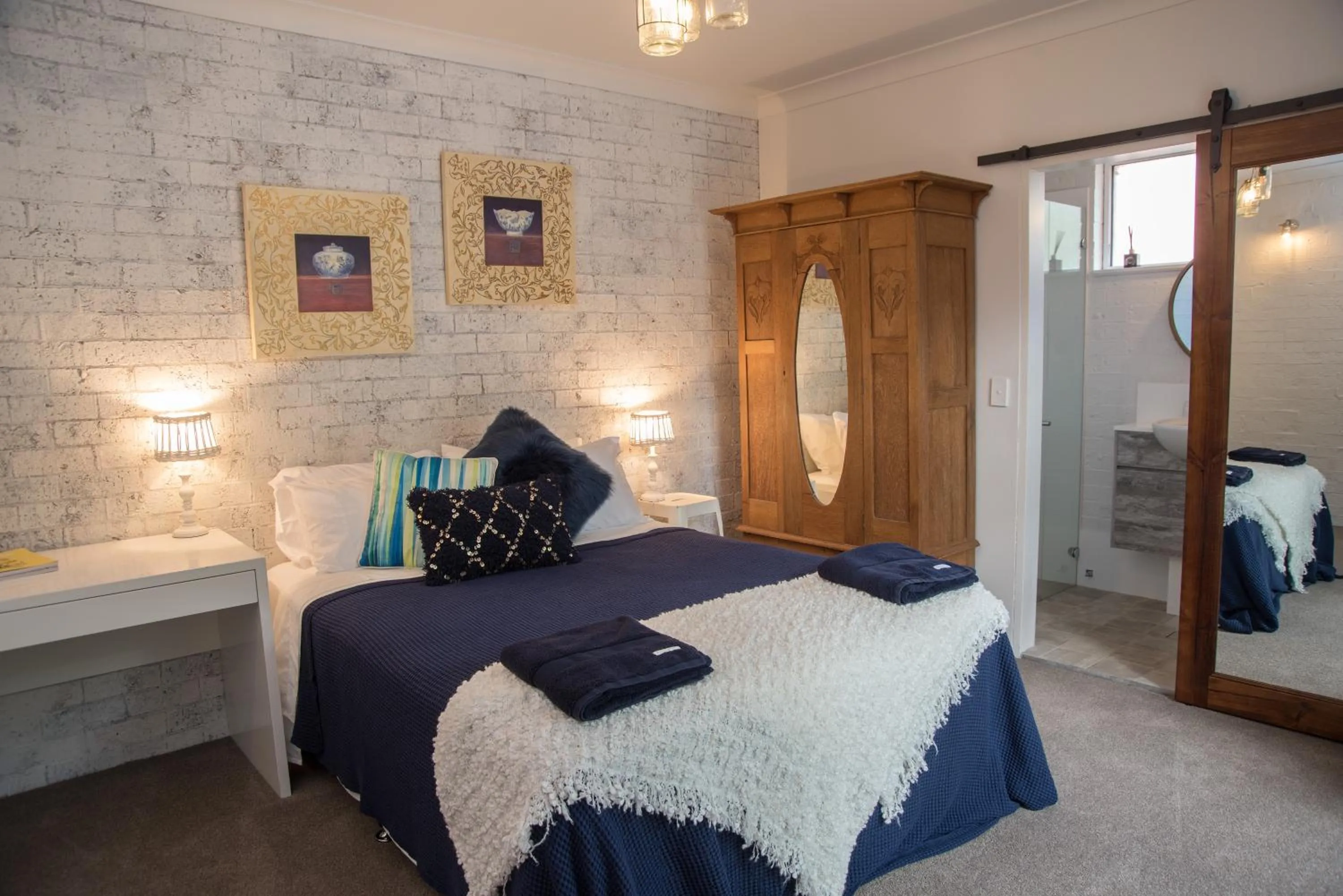 Bedroom, Bed in Angel Sussurri