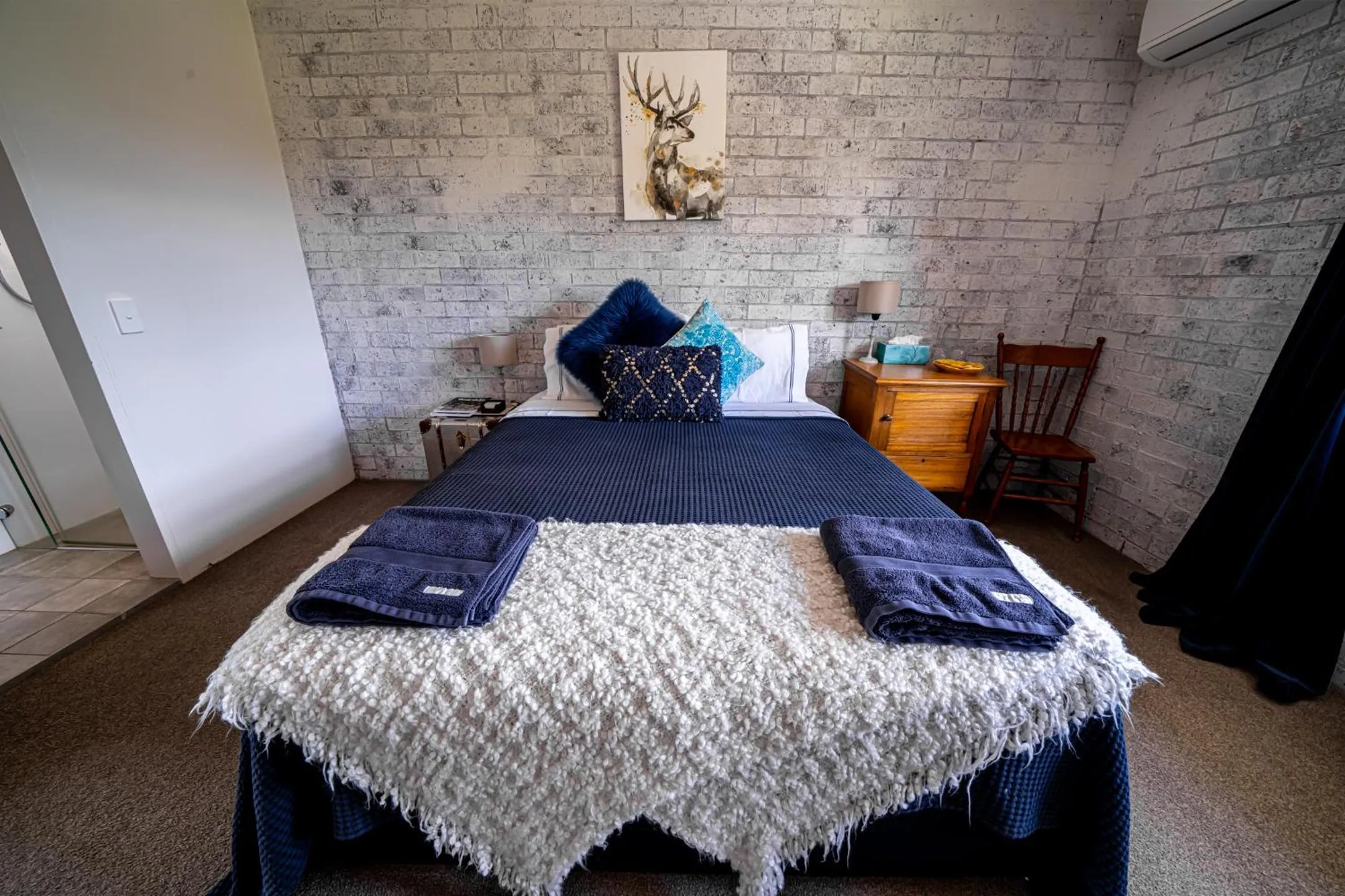 Bedroom, Bed in Angel Sussurri