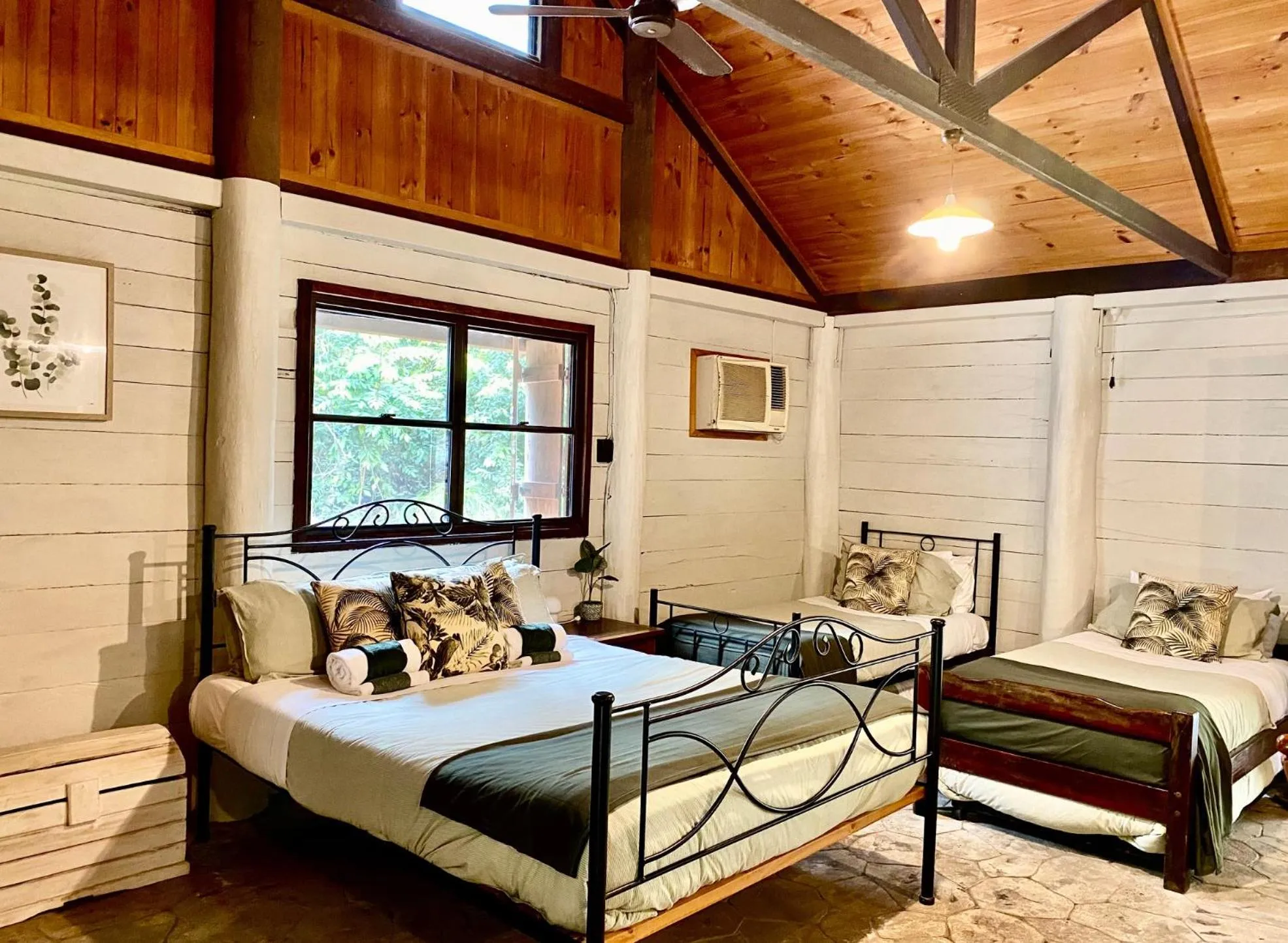 Bed in Ferns Hideaway Resort