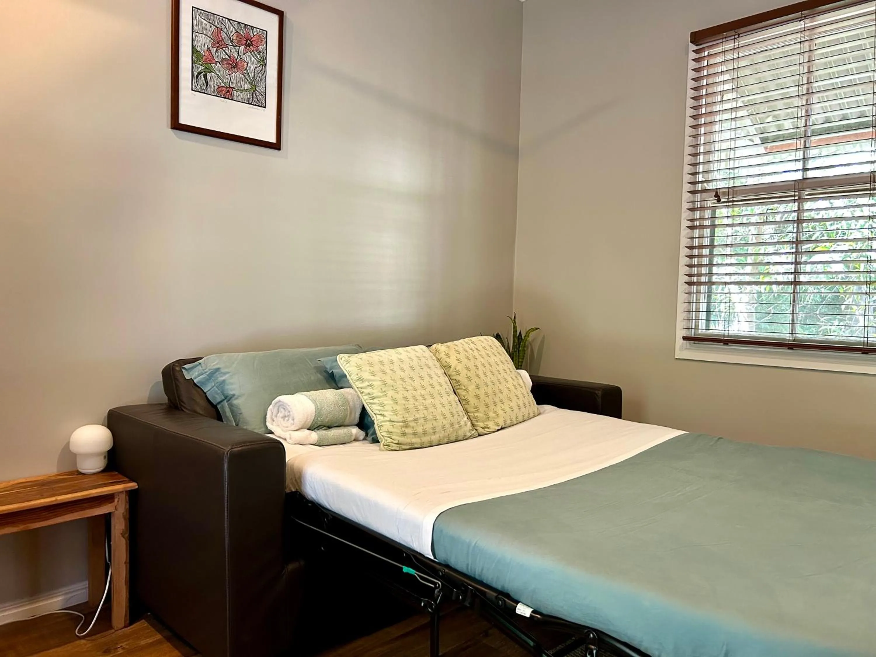 TV and multimedia, Bed in Ferns Hideaway Resort