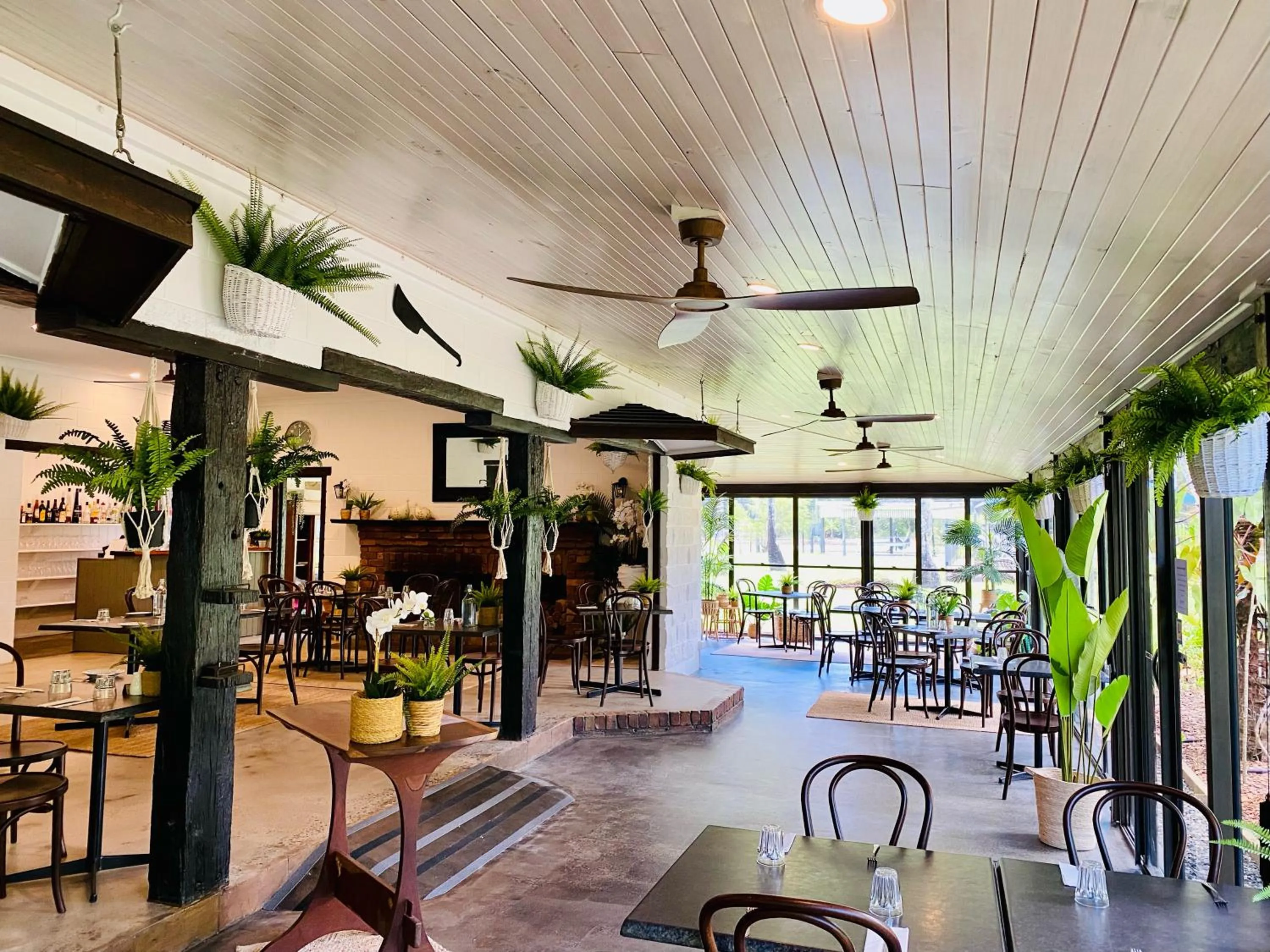 Restaurant/places to eat in Ferns Hideaway Resort