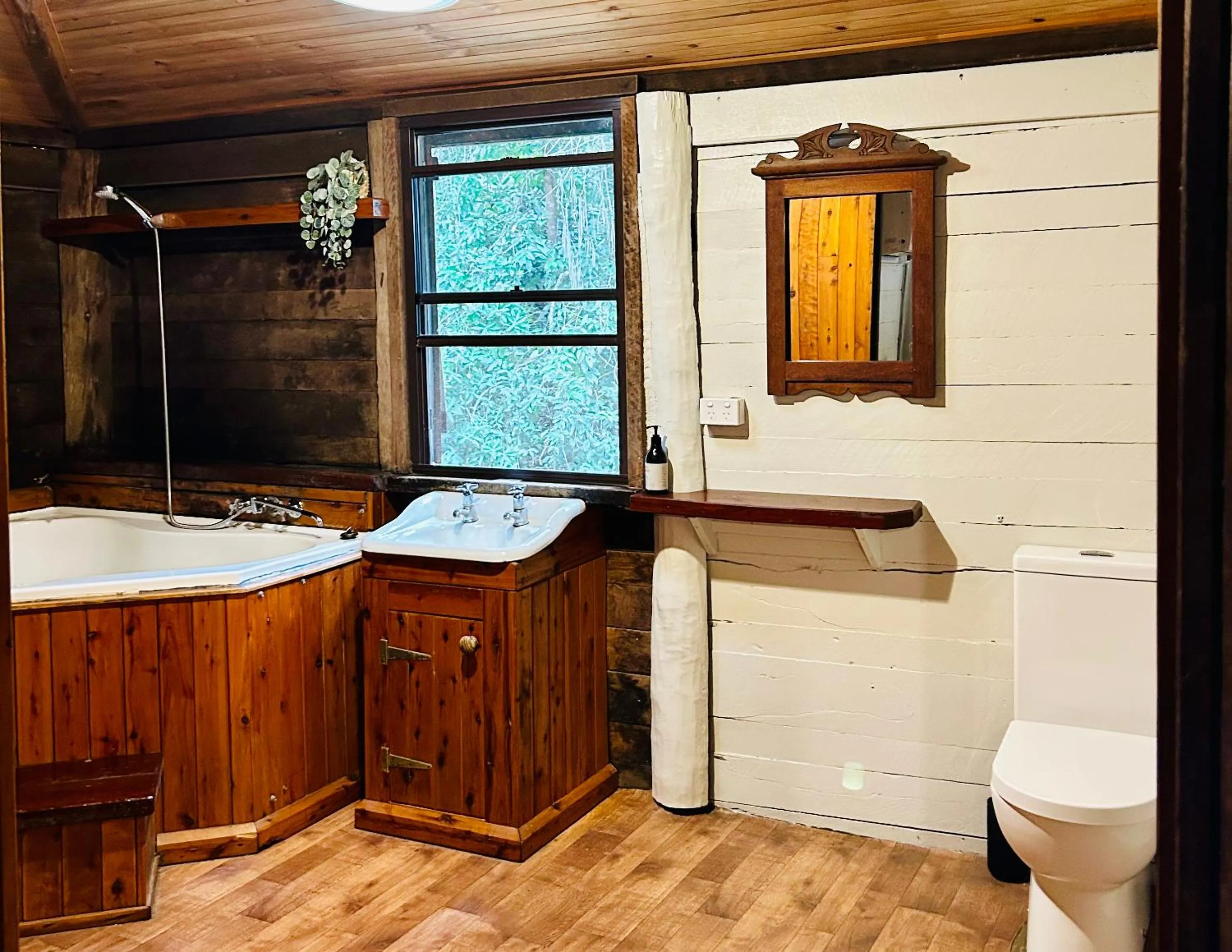 Bathroom in Ferns Hideaway Resort