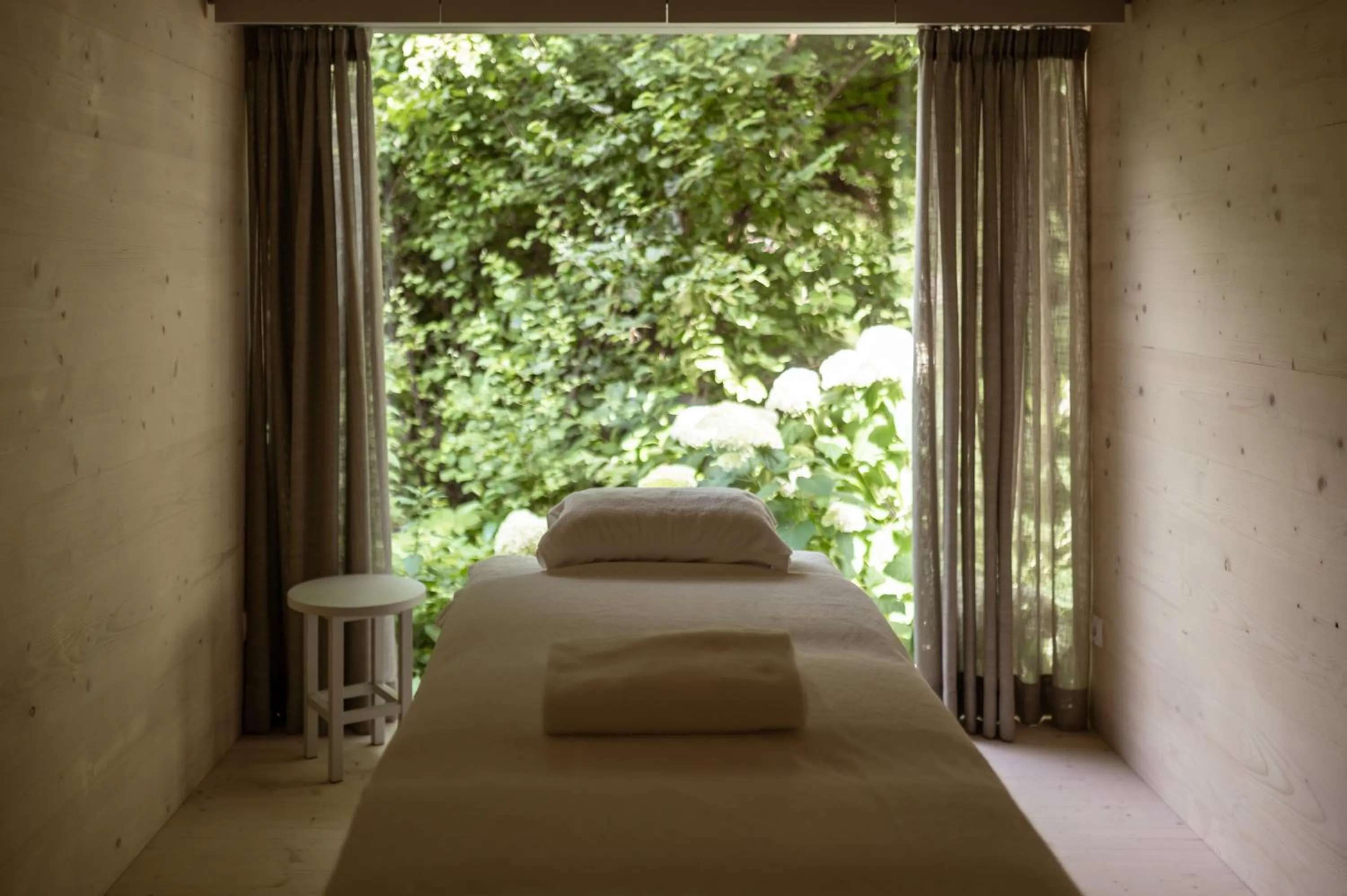 Massage, Bed in Hotel Schwarzschmied, a Member of Design Hotels