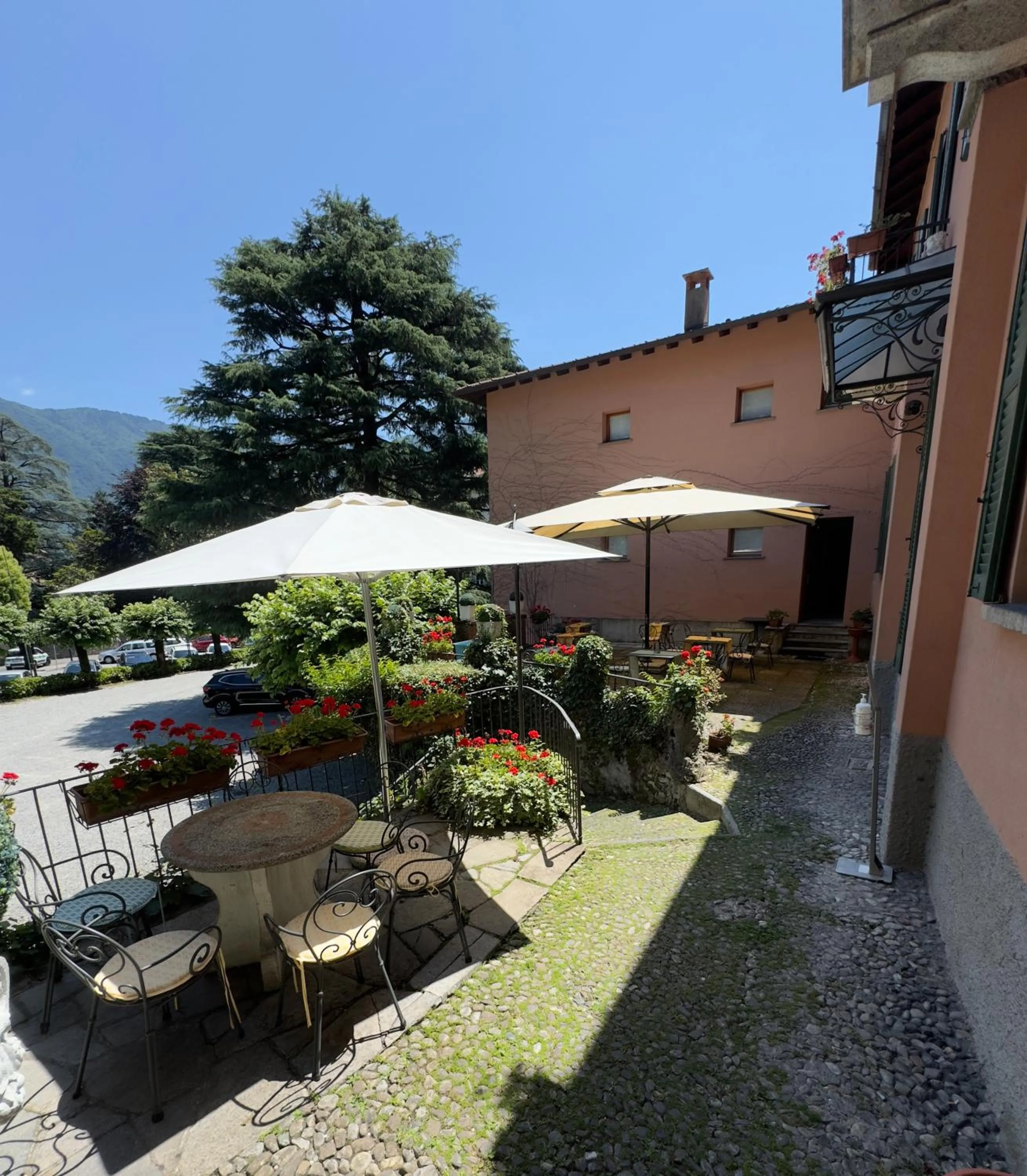 Property building in Hotel Terzo Crotto