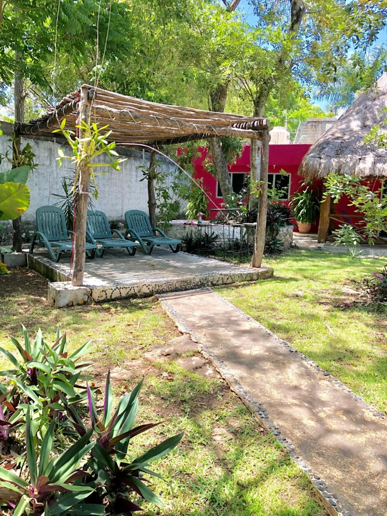 Garden in Ch'ejum bungalow
