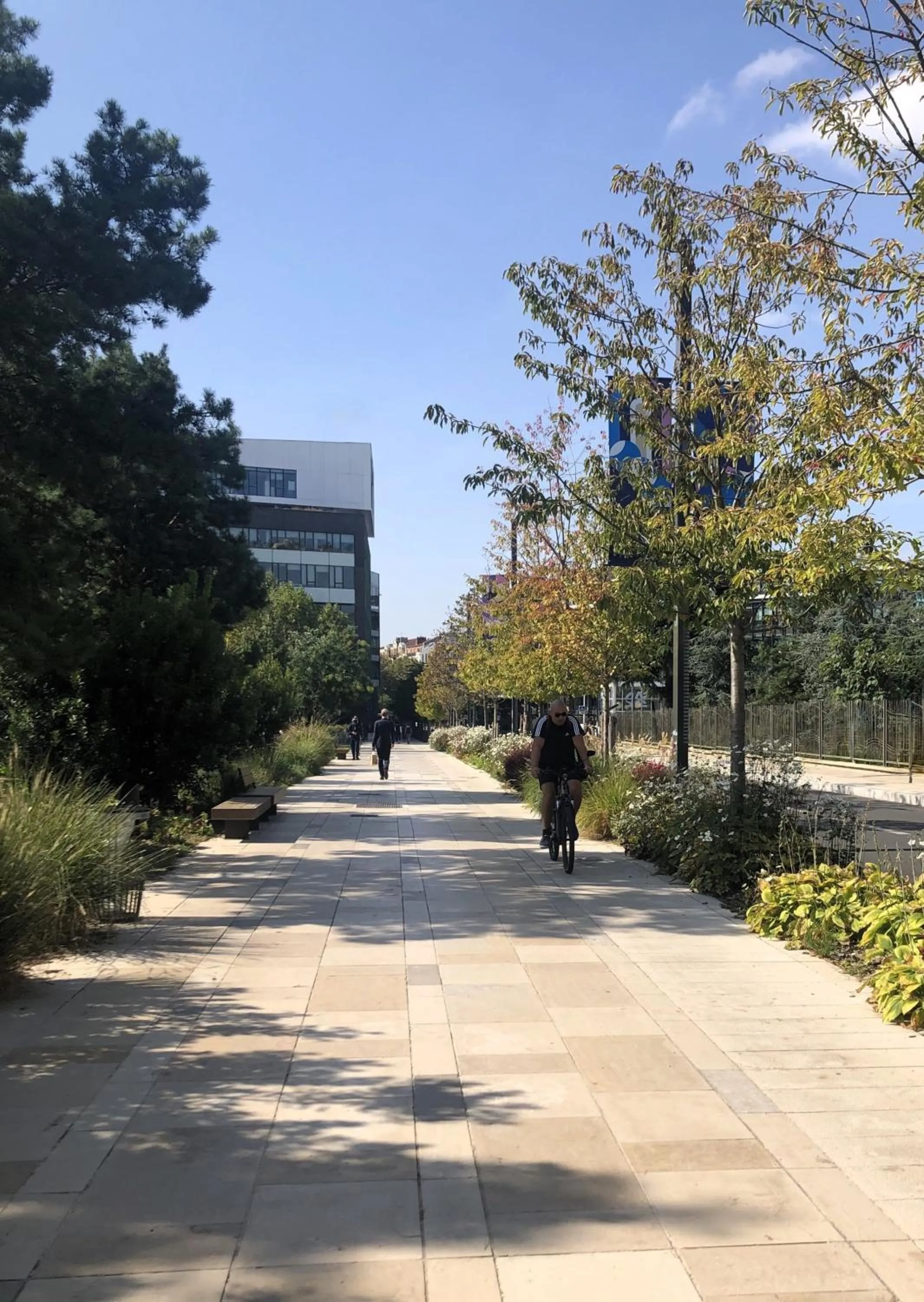 Spring in Hotel Sixteen Paris Montrouge