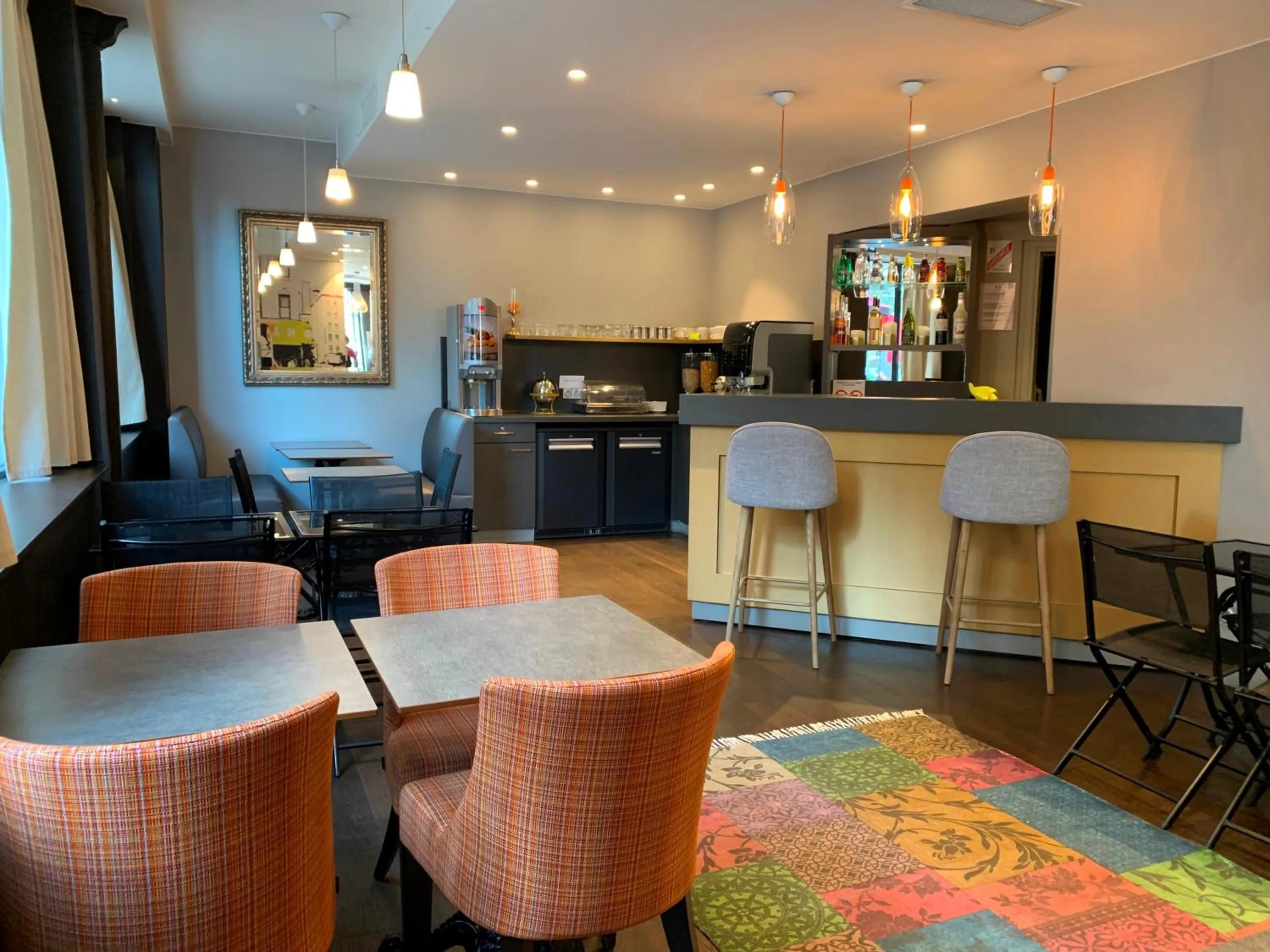 Living room in Hotel Sixteen Paris Montrouge