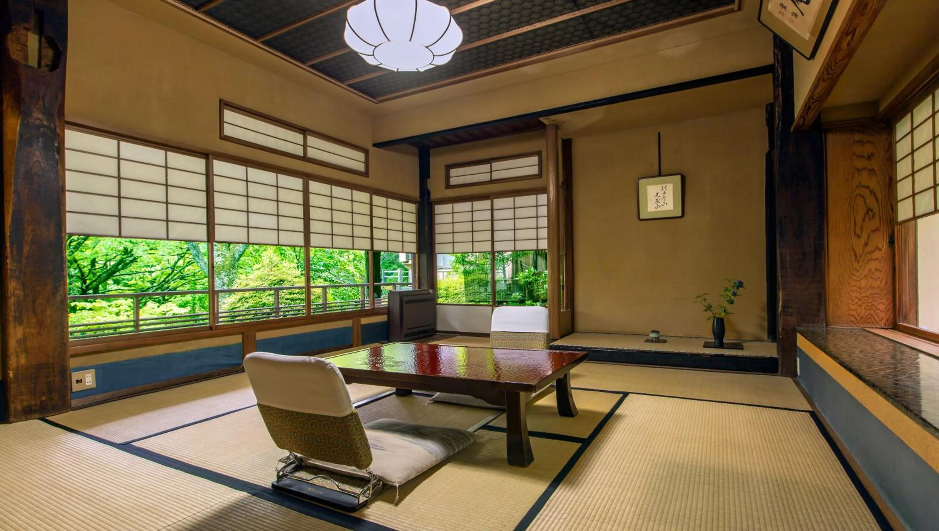 Hot Spring Bath in Gora Kansuiro