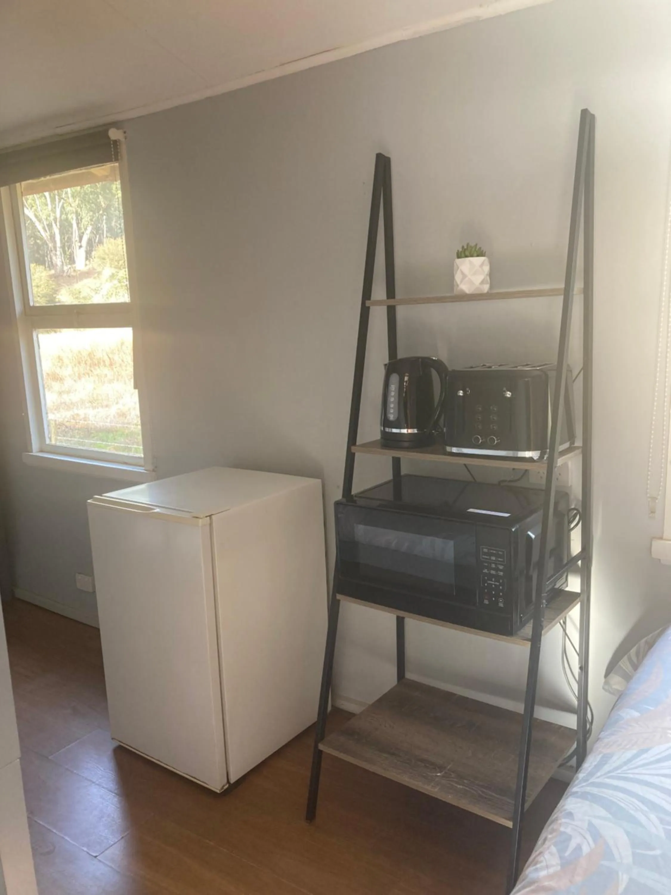 Bedroom, Bed in Bright Cabin Park