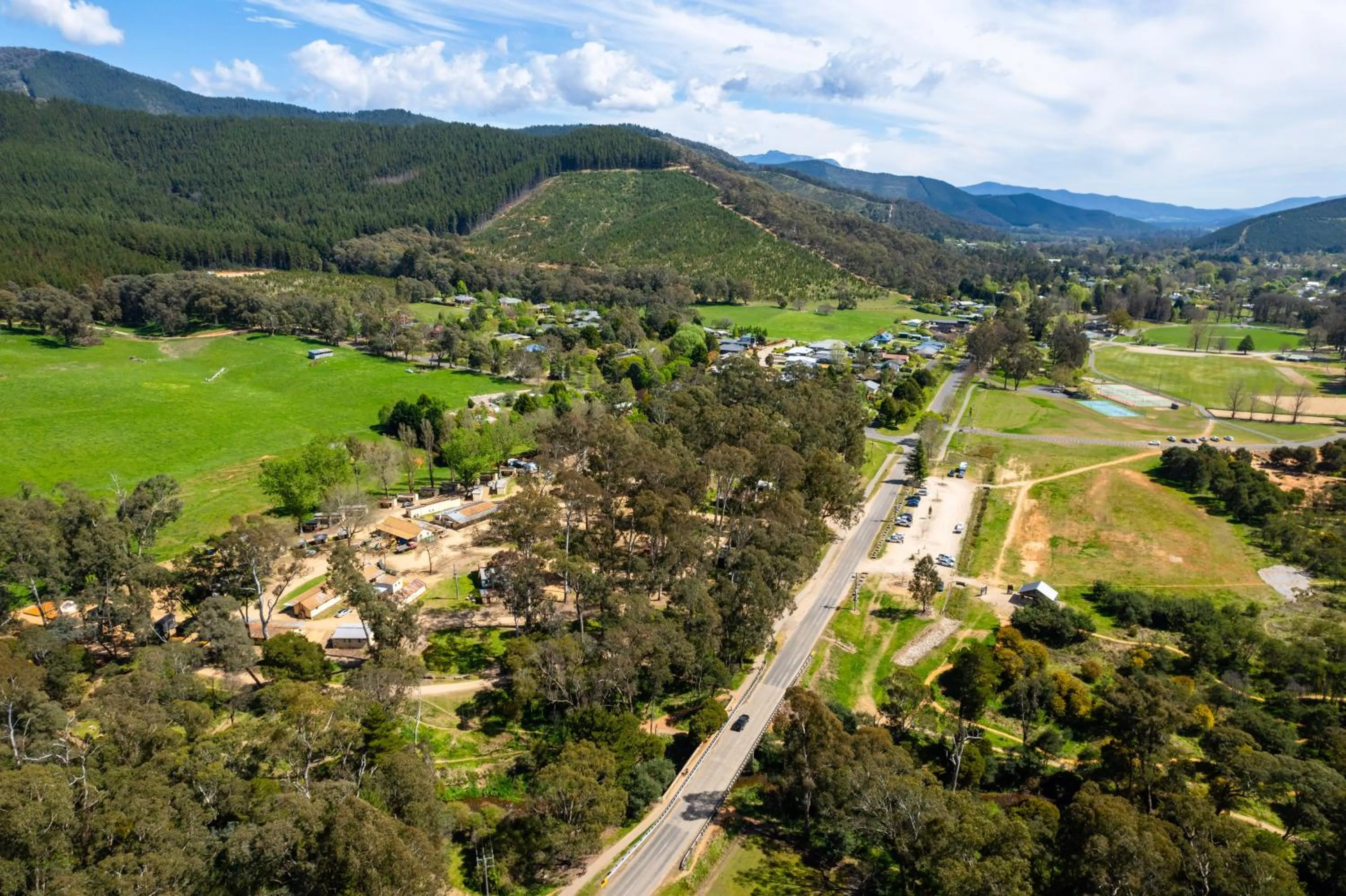 Bird's eye view in Bright Cabin Park